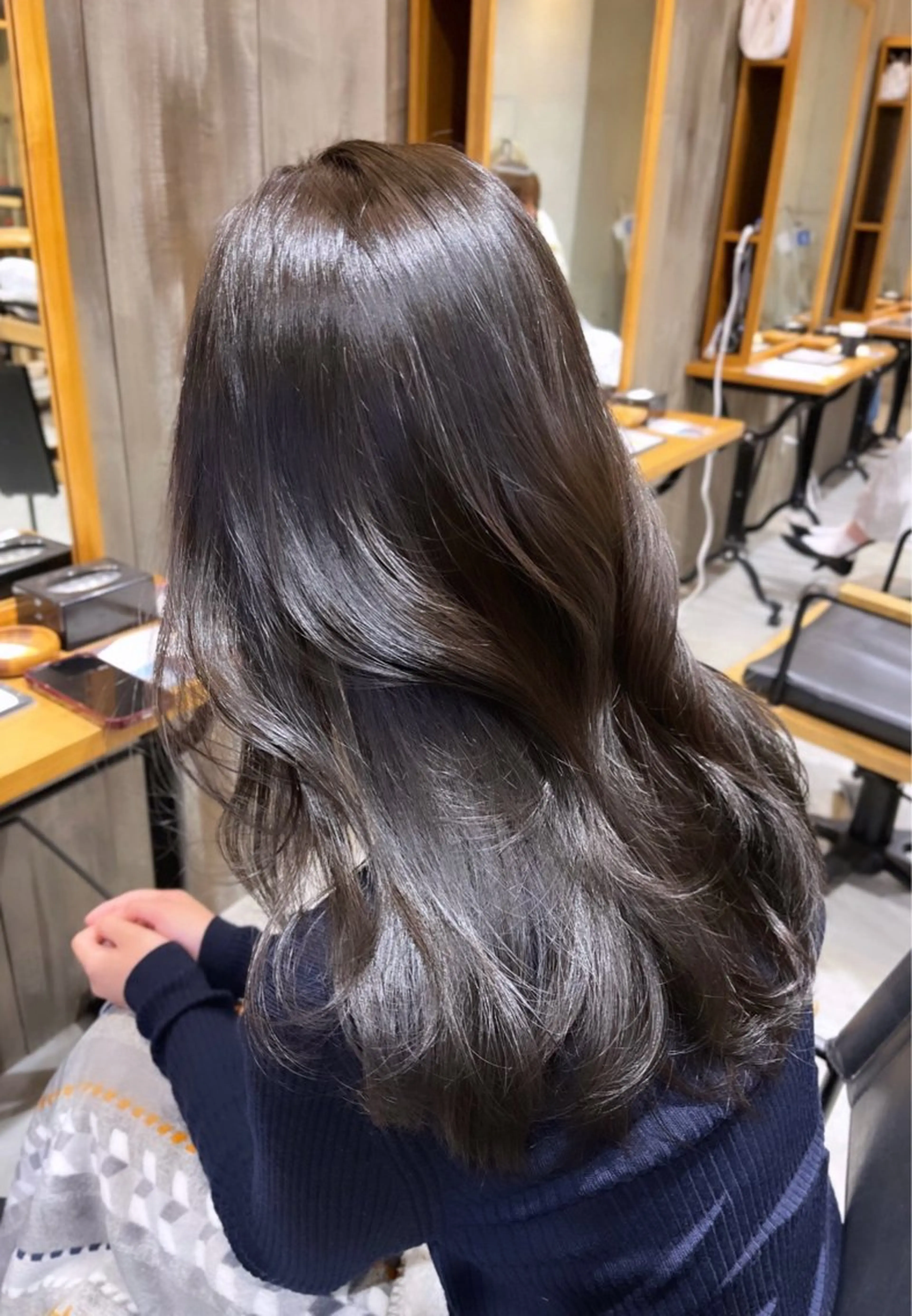 ロング カラー グレージュ オリーブグレージュ オリーブグレー カット ヘアカラー lolonois池田 /レイヤー/郷田遥のヘアスタイル
