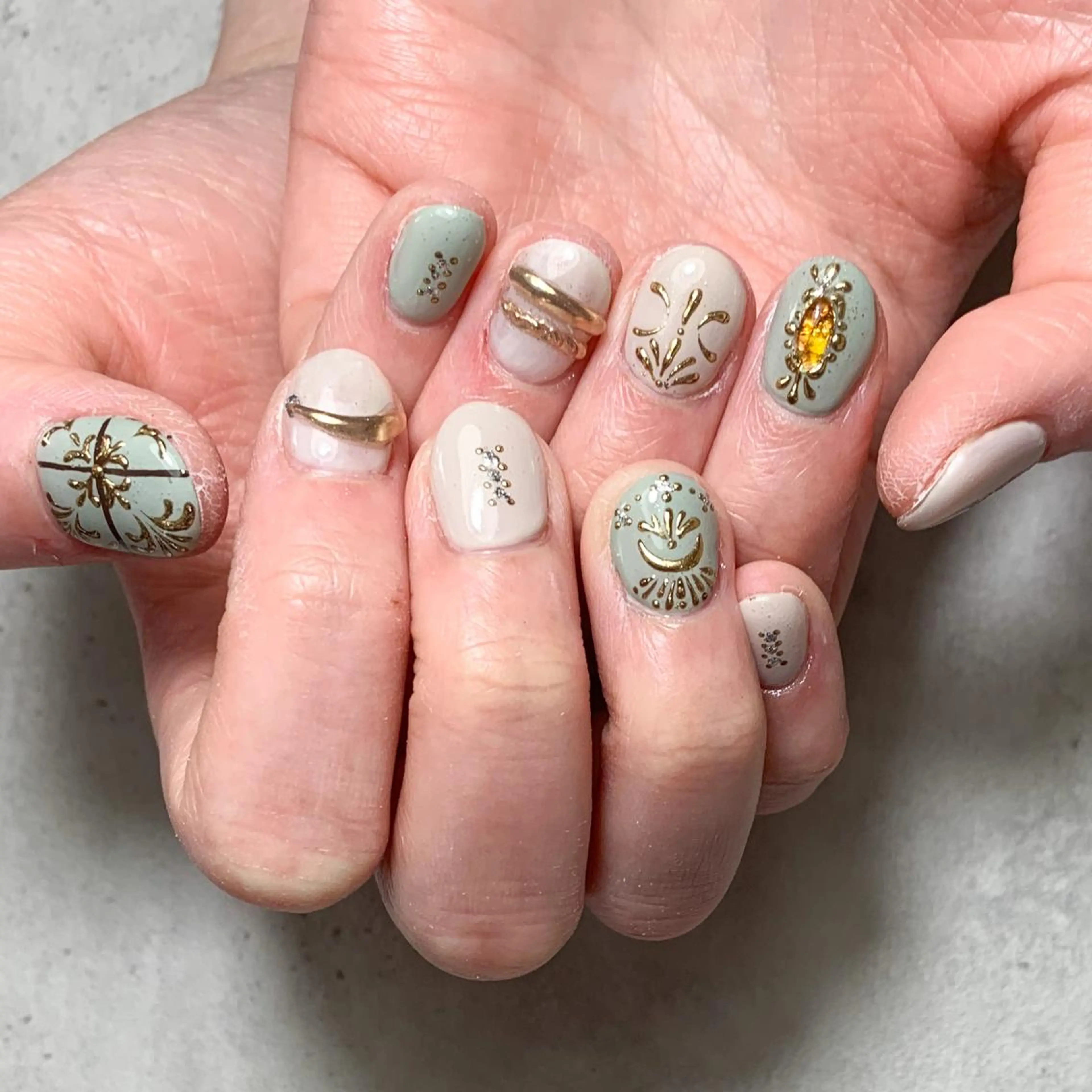 ネイル ハンドネイル atelier　FIORITURA所属・FIORITURA aiのネイルデザイン