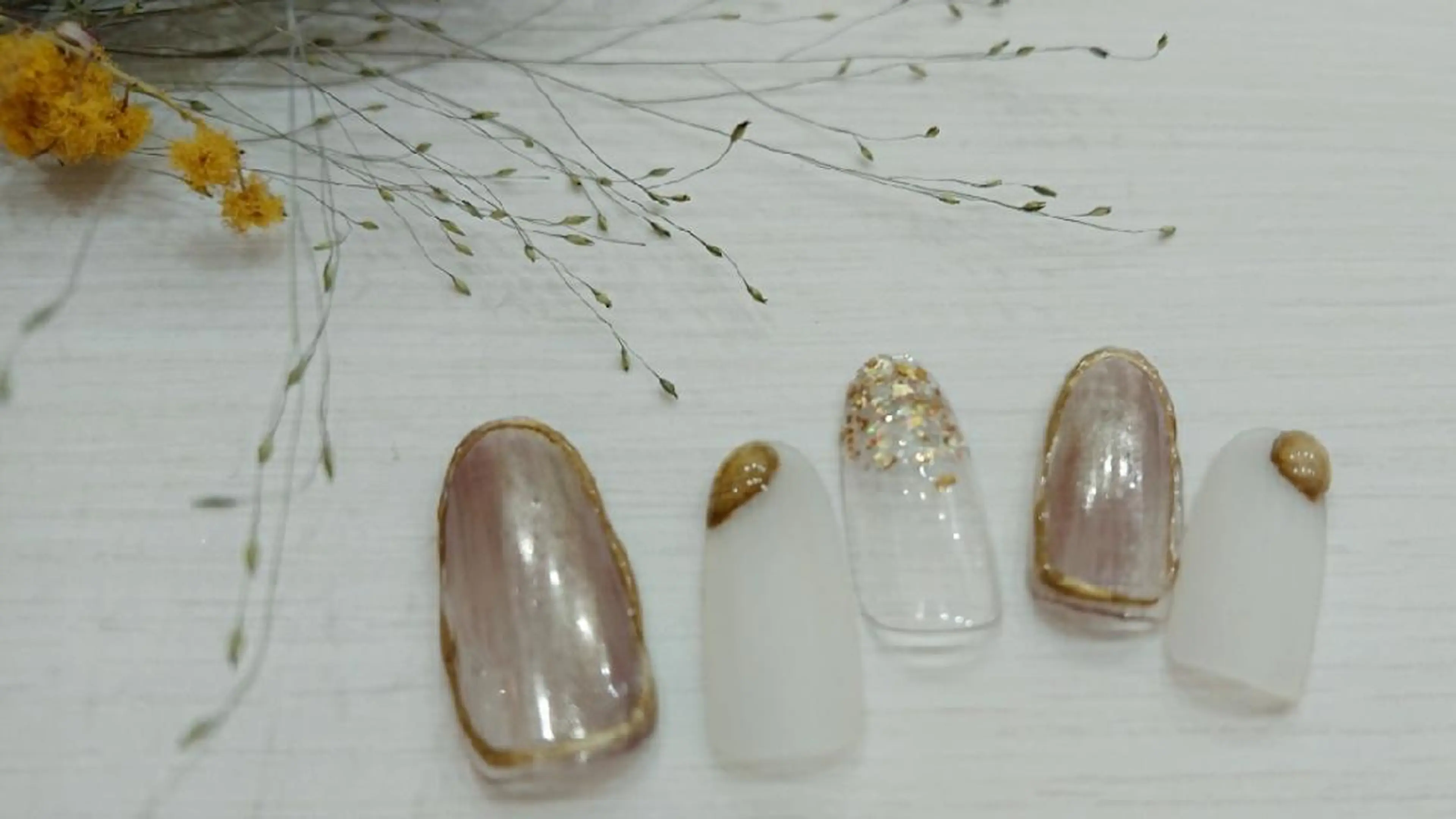 ネイル ニュアンスネイル RelaxEl リラクセル所属・中野 智美のネイルデザイン