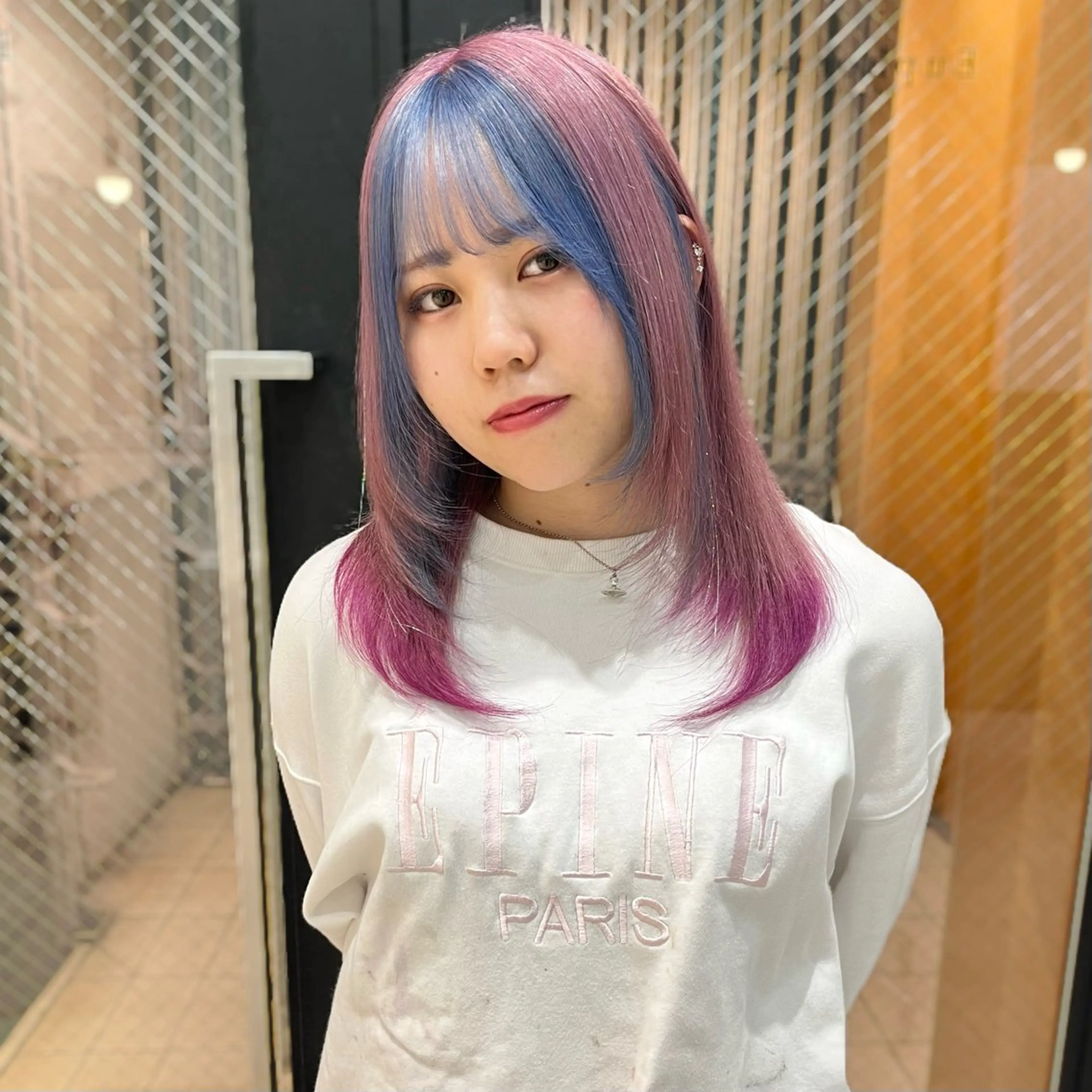 セミロング カラー ブリーチ デザインカラー MEI🎀つやカラー 🎀レイヤー🎀渋谷のヘアスタイル