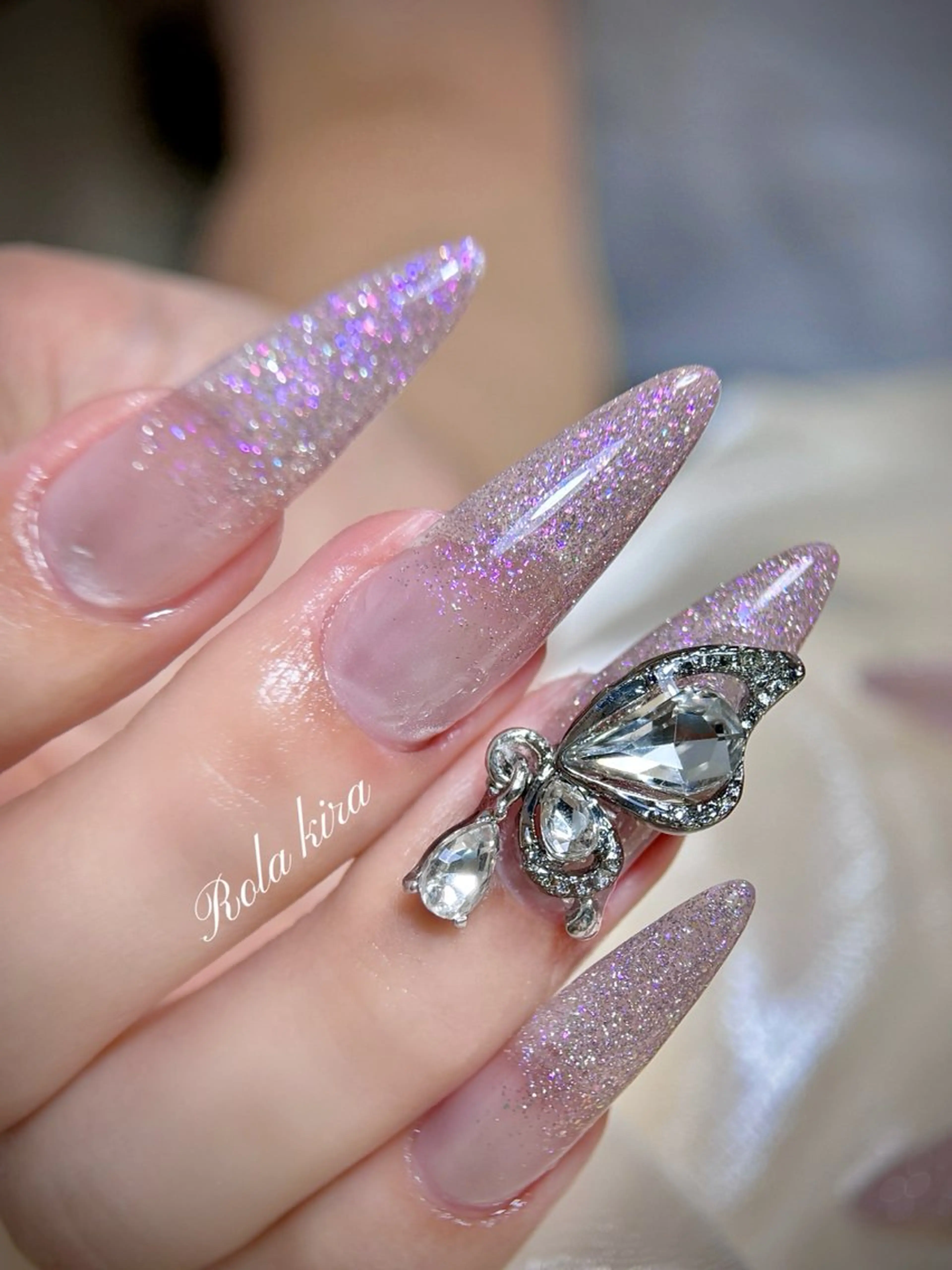 ネイル オーロラネイル フラッシュネイル フラワーネイル フレンチネイル ガラスフレンチ ハンドネイル Rola kira nail salon所属・Rola kira 麗のネイルデザイン