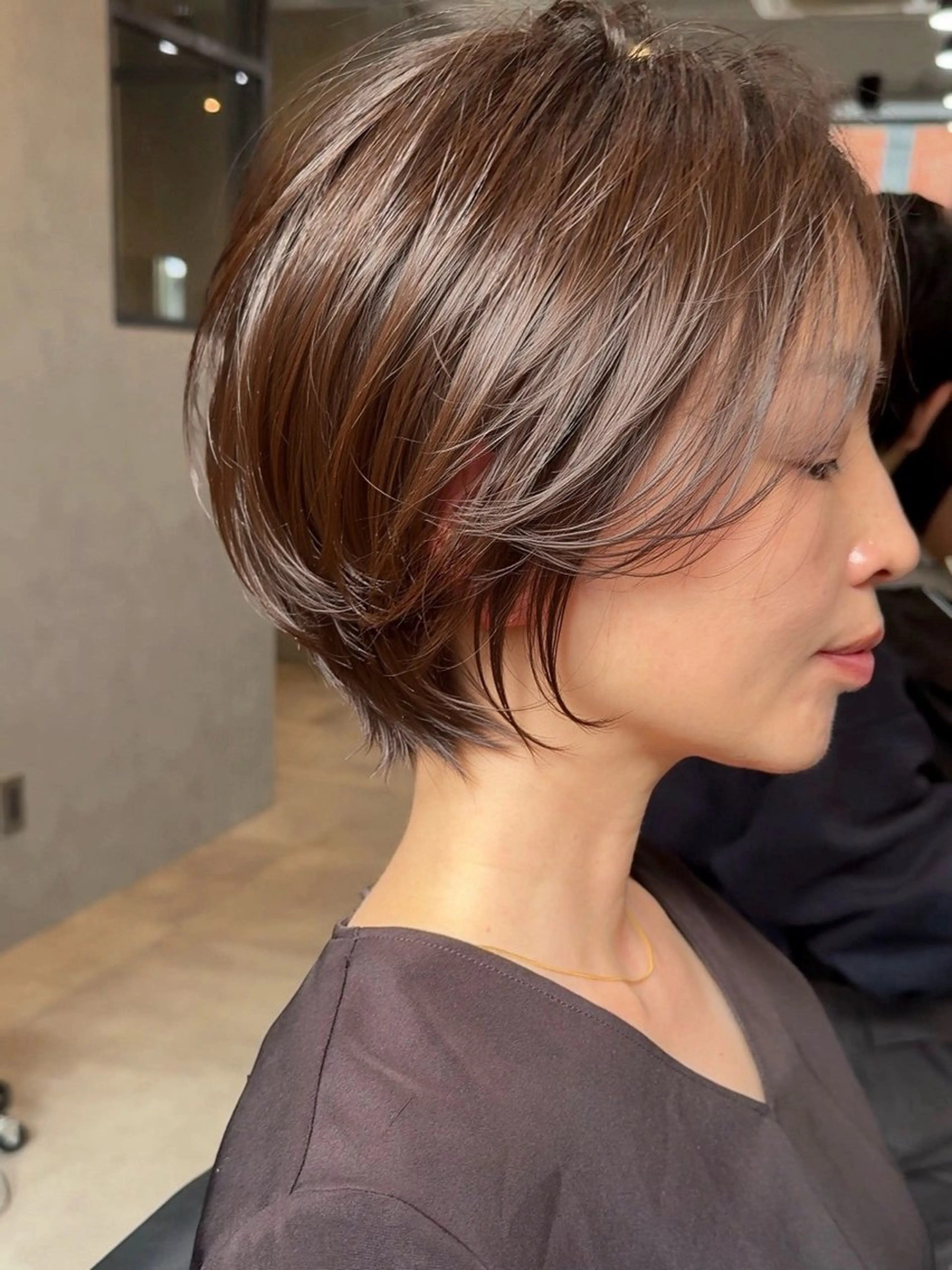 ショート カラー レイヤーカット ショートヘア 西山 友哉のヘアスタイル