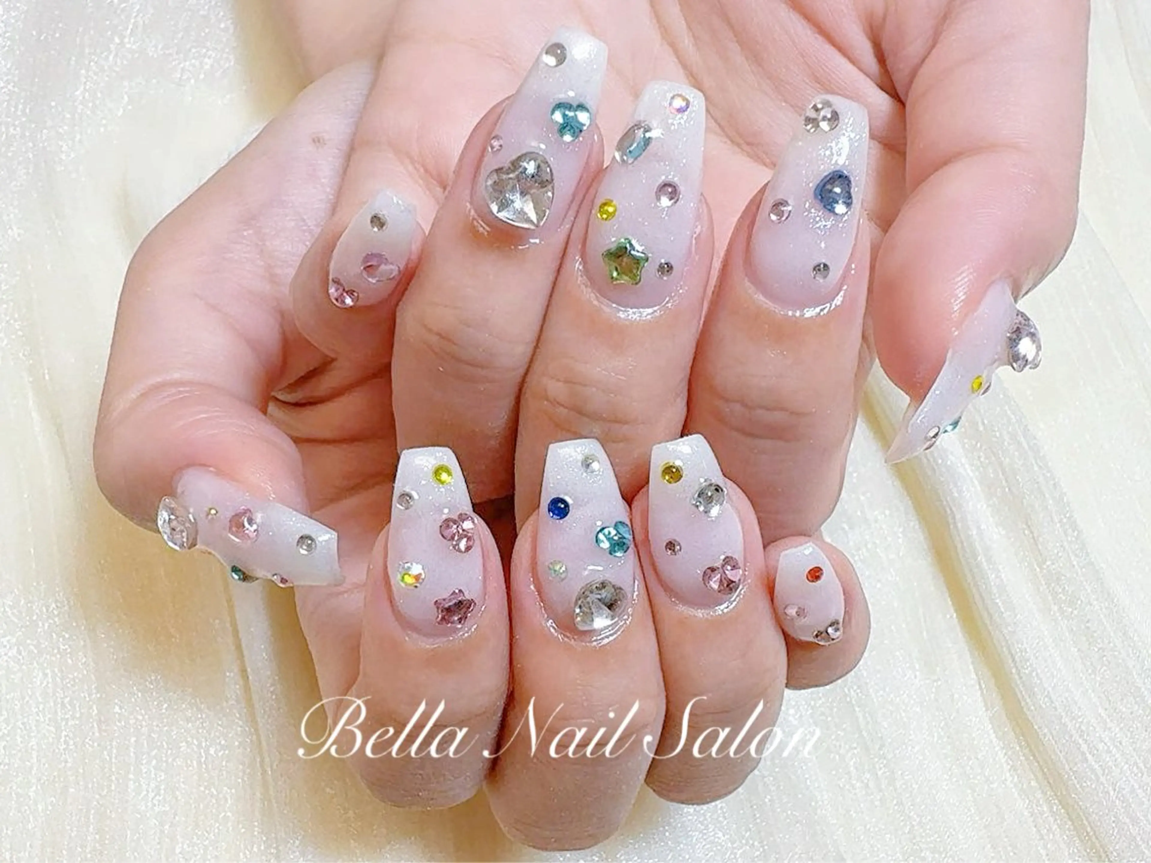 ネイル 持ち込み 夏ネイル ハンドネイル Bella Nail Salonパラジェルのネイルデザイン