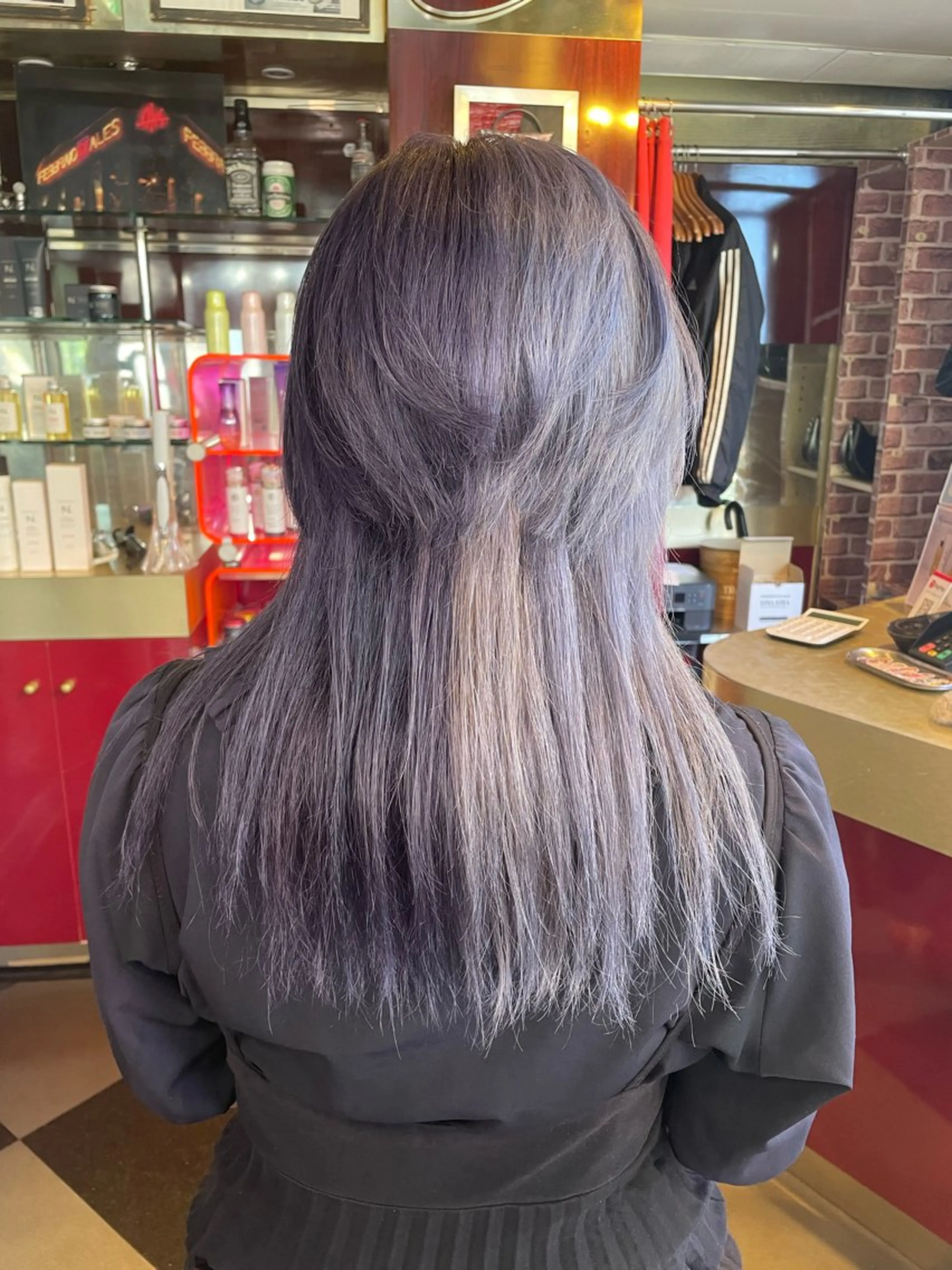 セミロング パープルカラー ツートーンカラー ウルフカット 👑派手髪/カット 👑ANRYのヘアスタイル