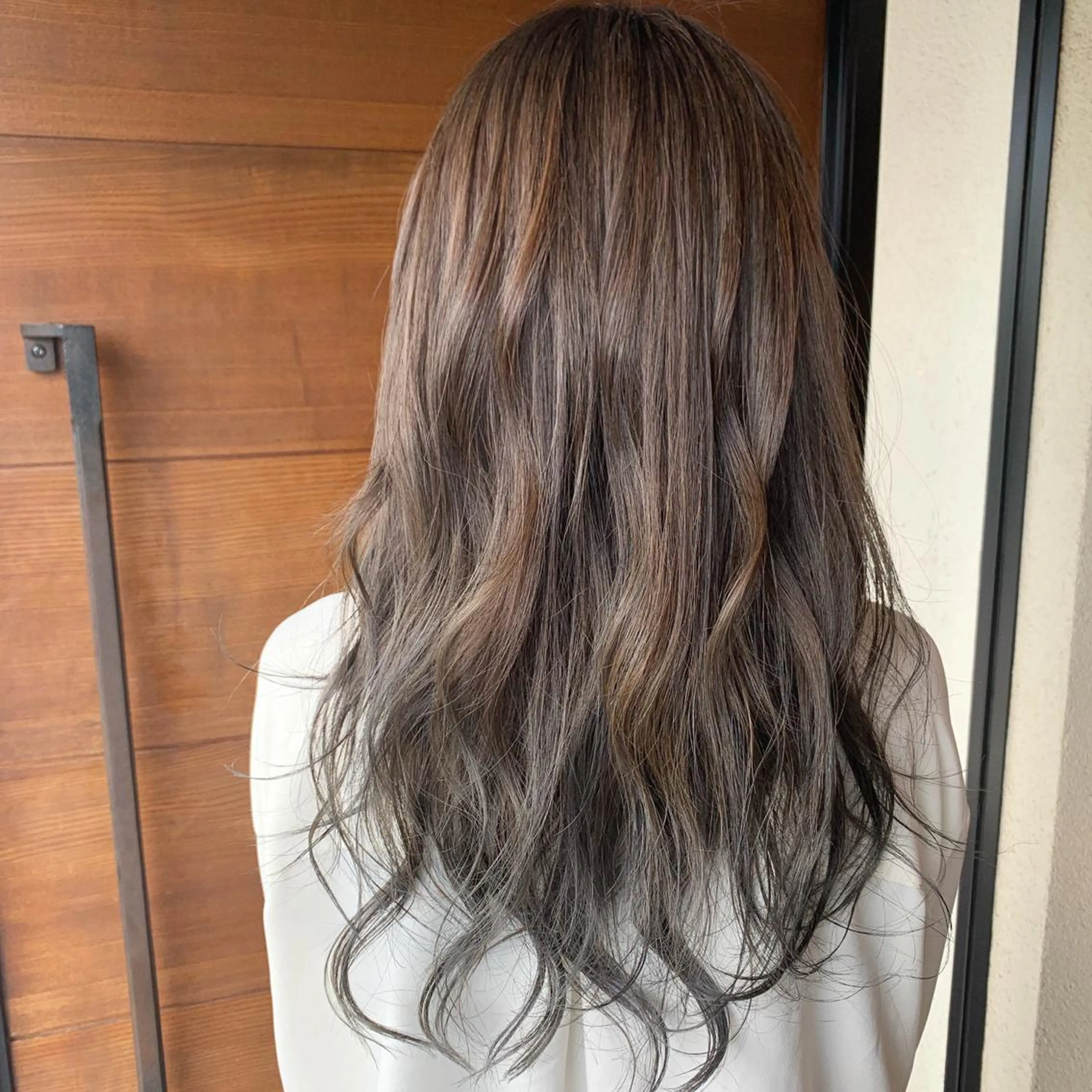 ロング カラー バレイヤージュ グレージュ レイヤーカット カット ヘアカラー トリートメント IORI #韓国ヘア#髪質改善のヘアスタイル