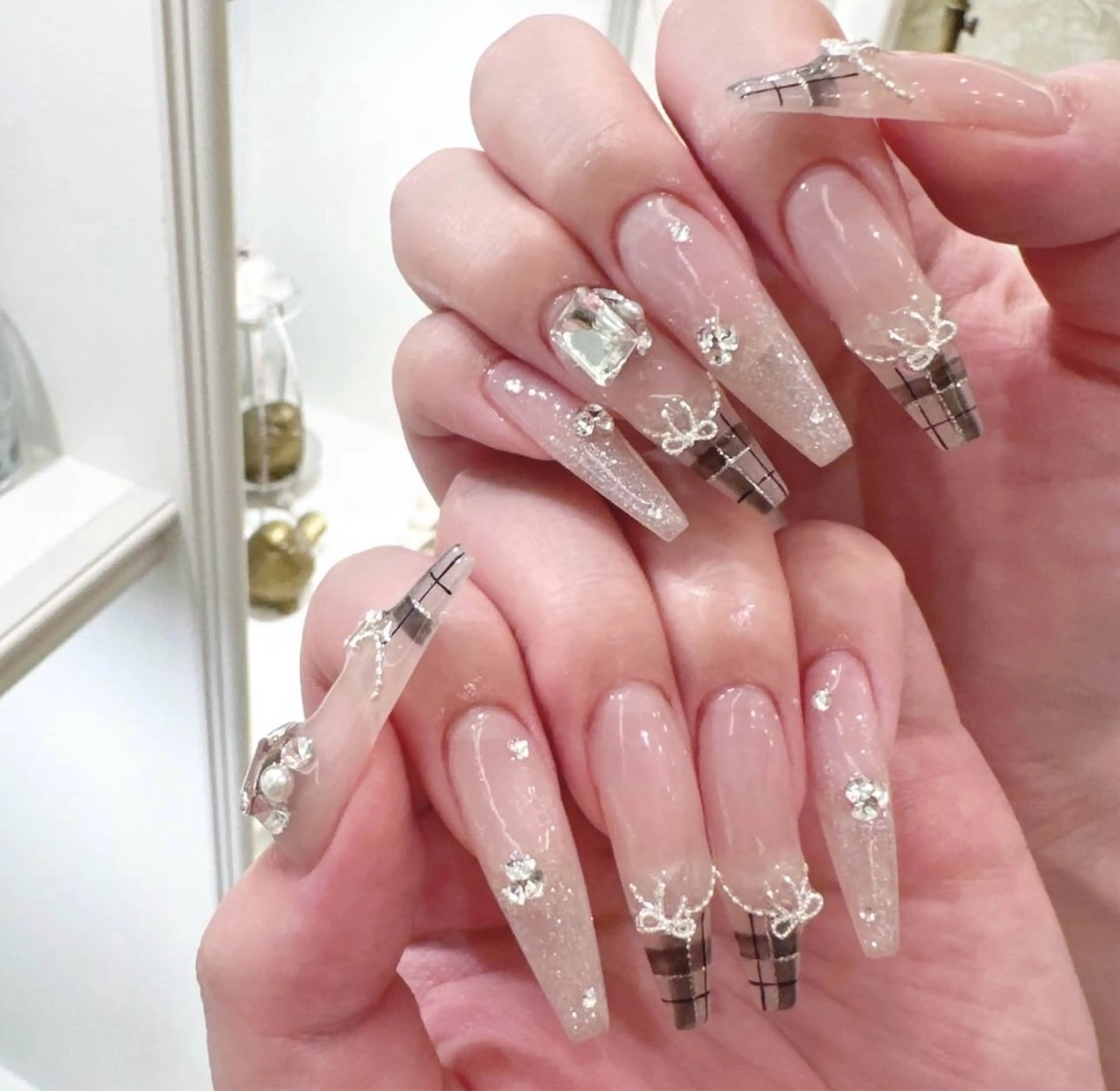 ネイル 韓国ネイル 持ち込み ニュアンスネイル ネイルチップ ハンドネイル TABI ANA.CHUOのネイルデザイン