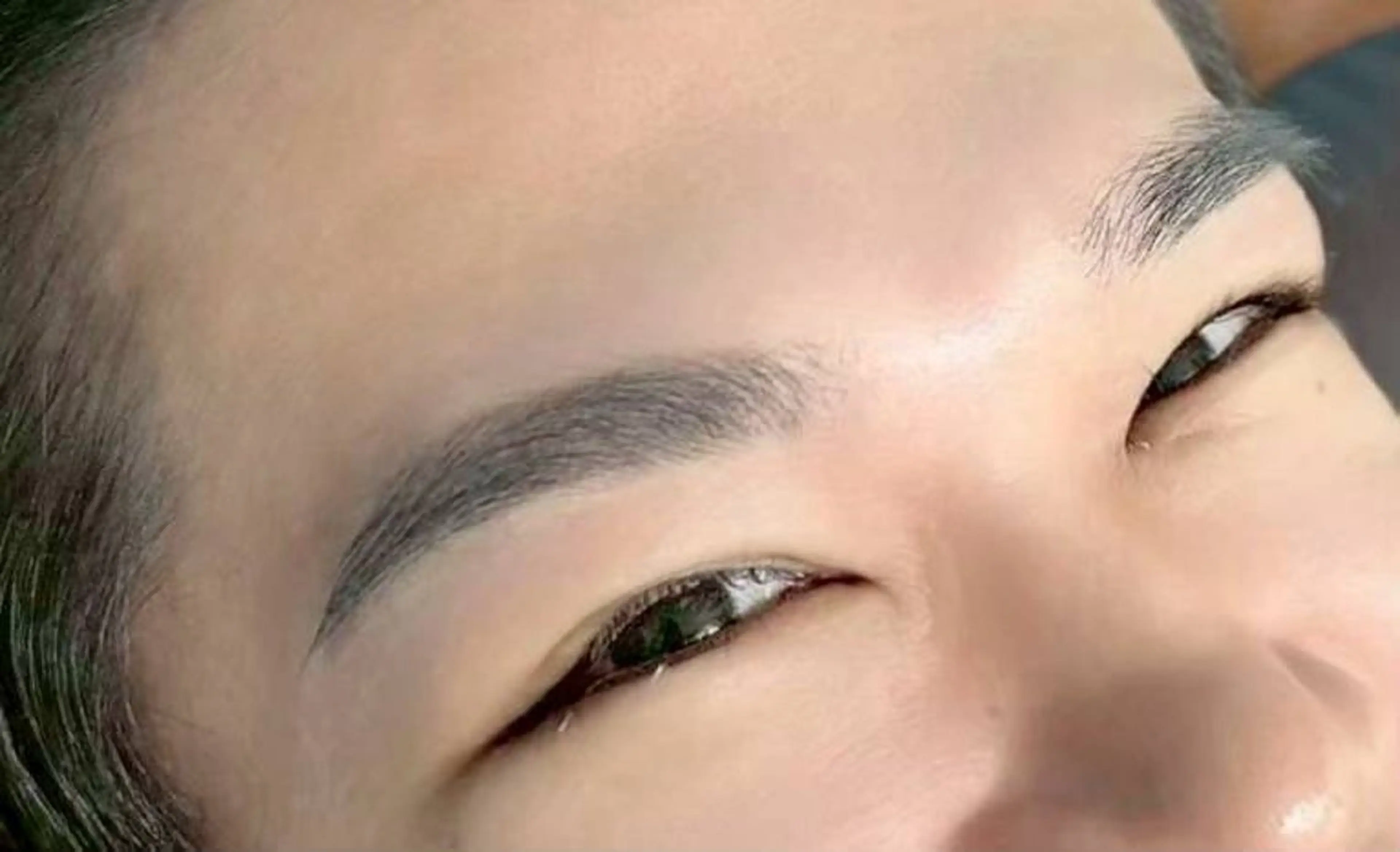 メンズ アイブロウ メンズアイブロウ brow bar tokyo所属・brow bar tokyo【乃木坂】のマツエク・マツパデザイン