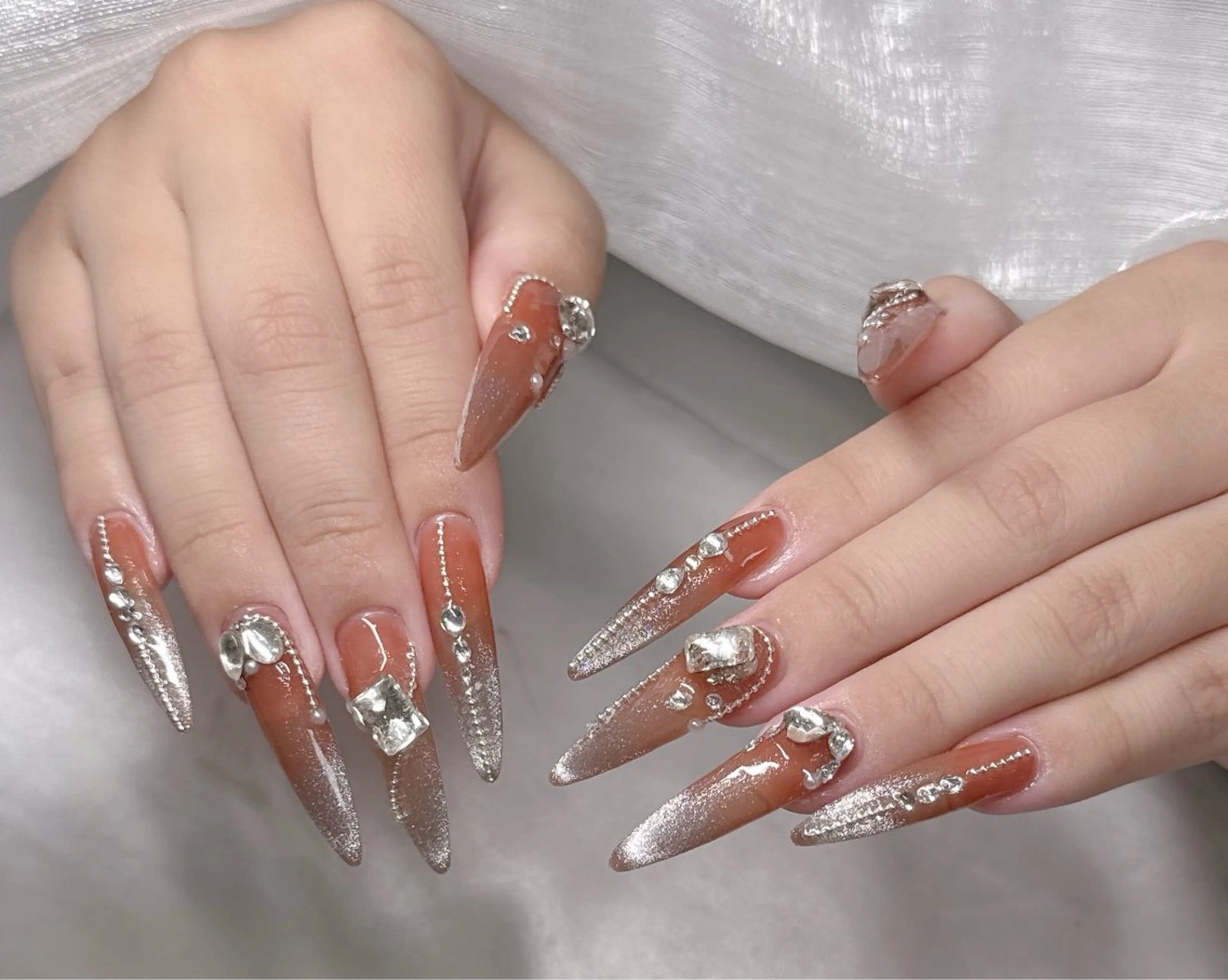 ネイル オーロラネイル チークネイル 長さ出し フットネイル フレンチネイル ハンドネイル Lee Ainのネイルデザイン