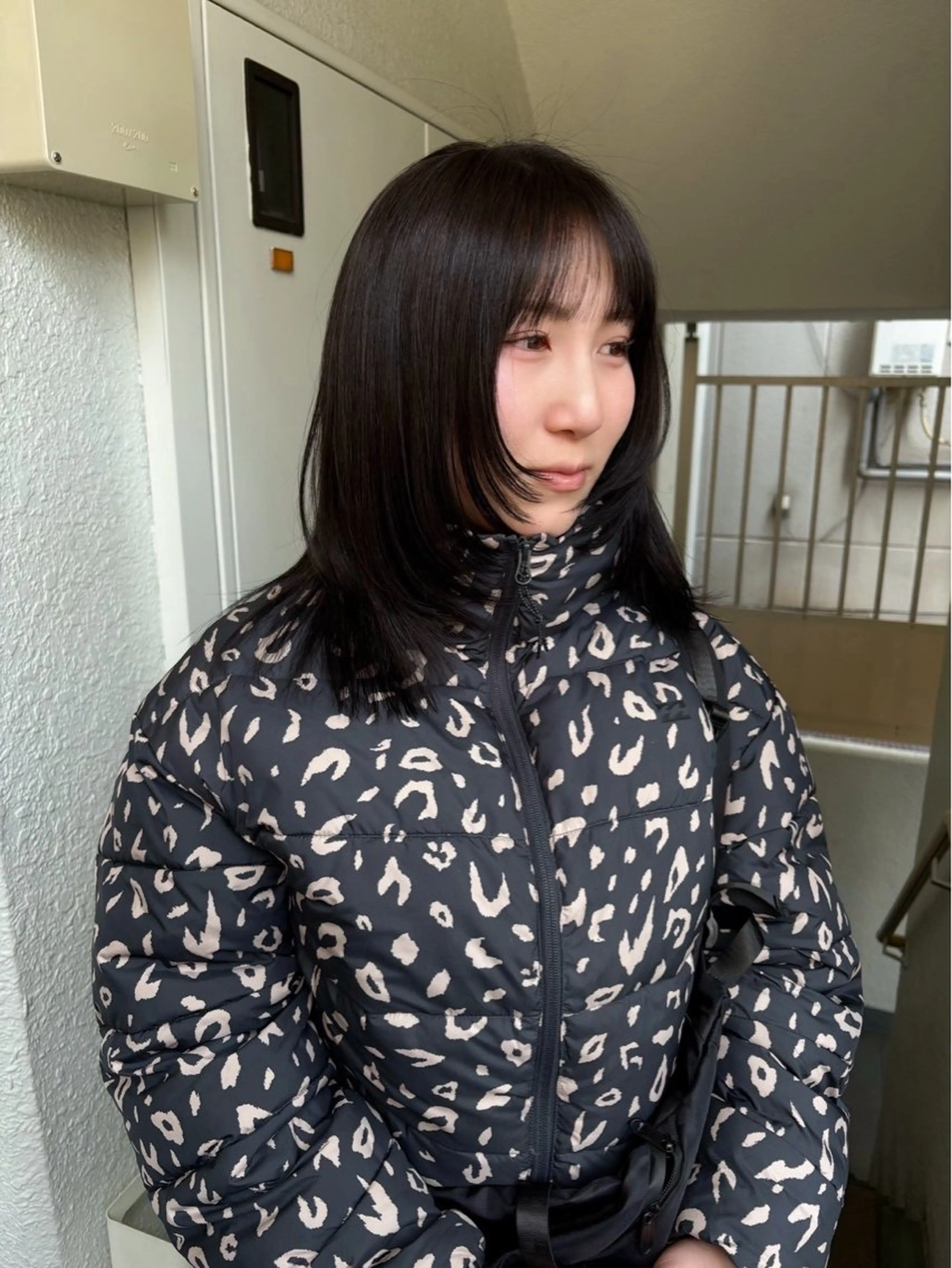 セミロング ハッシュカット LOREN＋透明感 オリーブhirokoのヘアスタイル