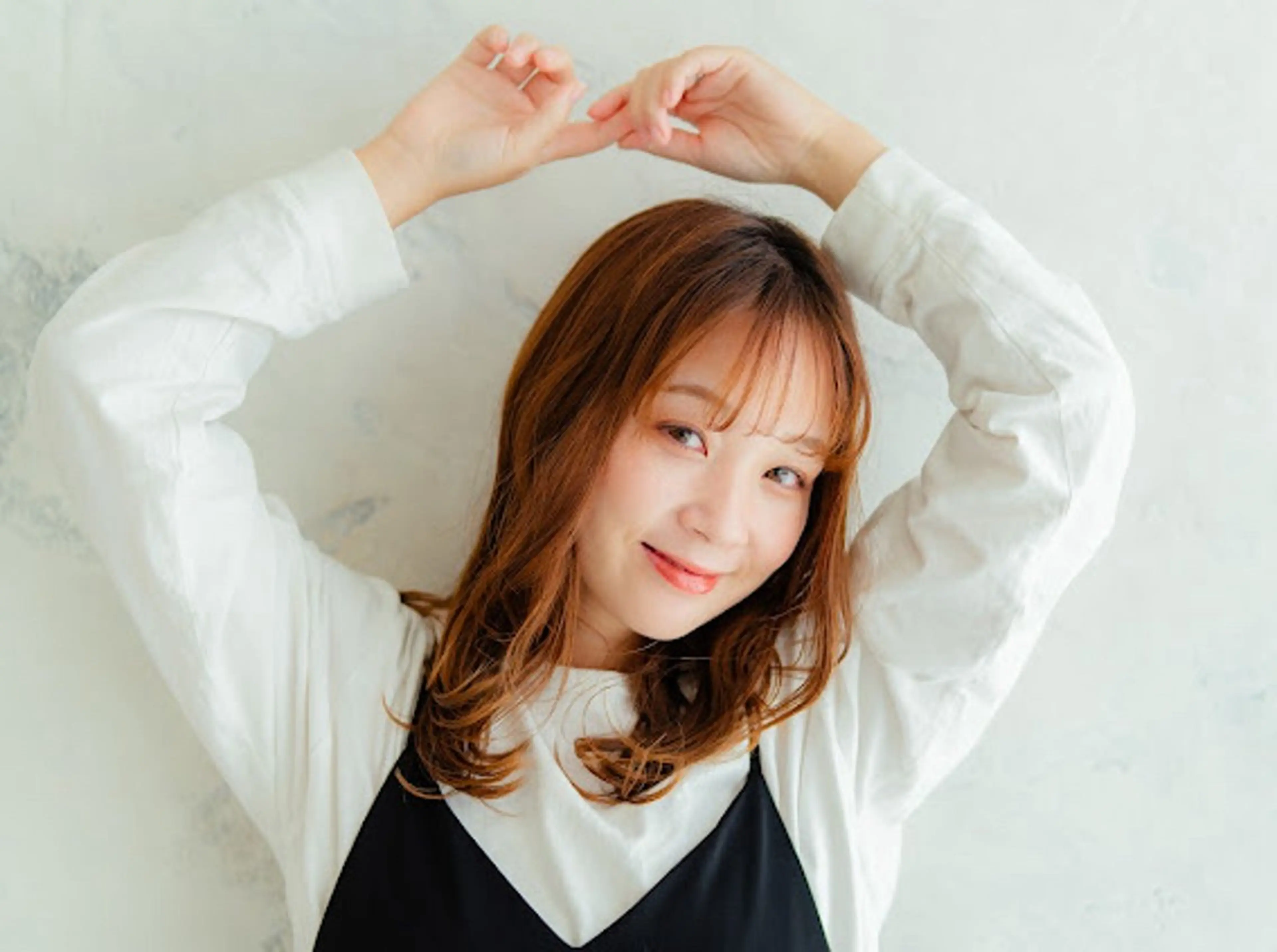 セミロング 瀬社家 加奈のヘアスタイル