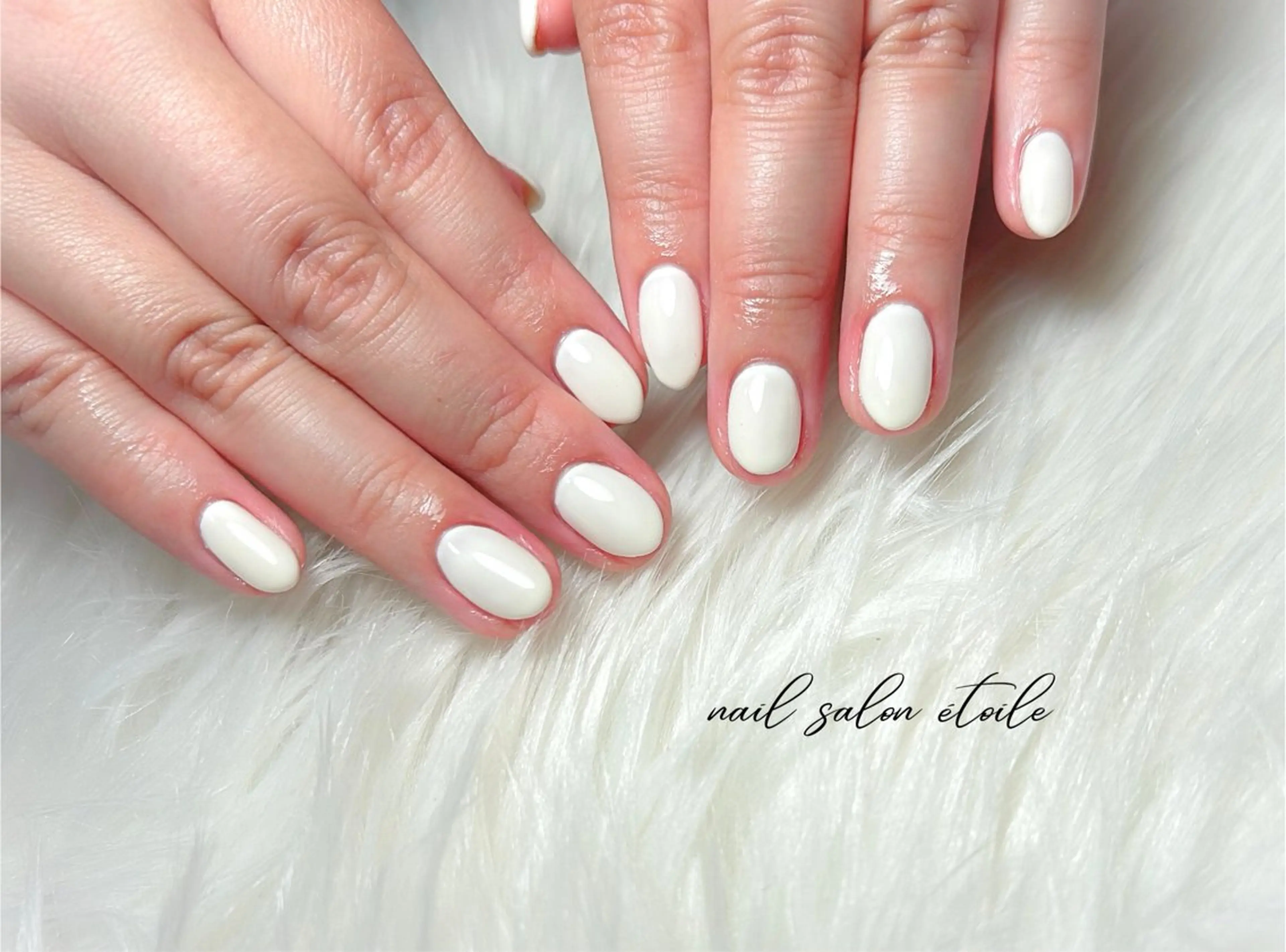 ネイル ワンカラーネイル シンプルネイル ホワイト ハンドネイル nail salon étoileのネイルデザイン