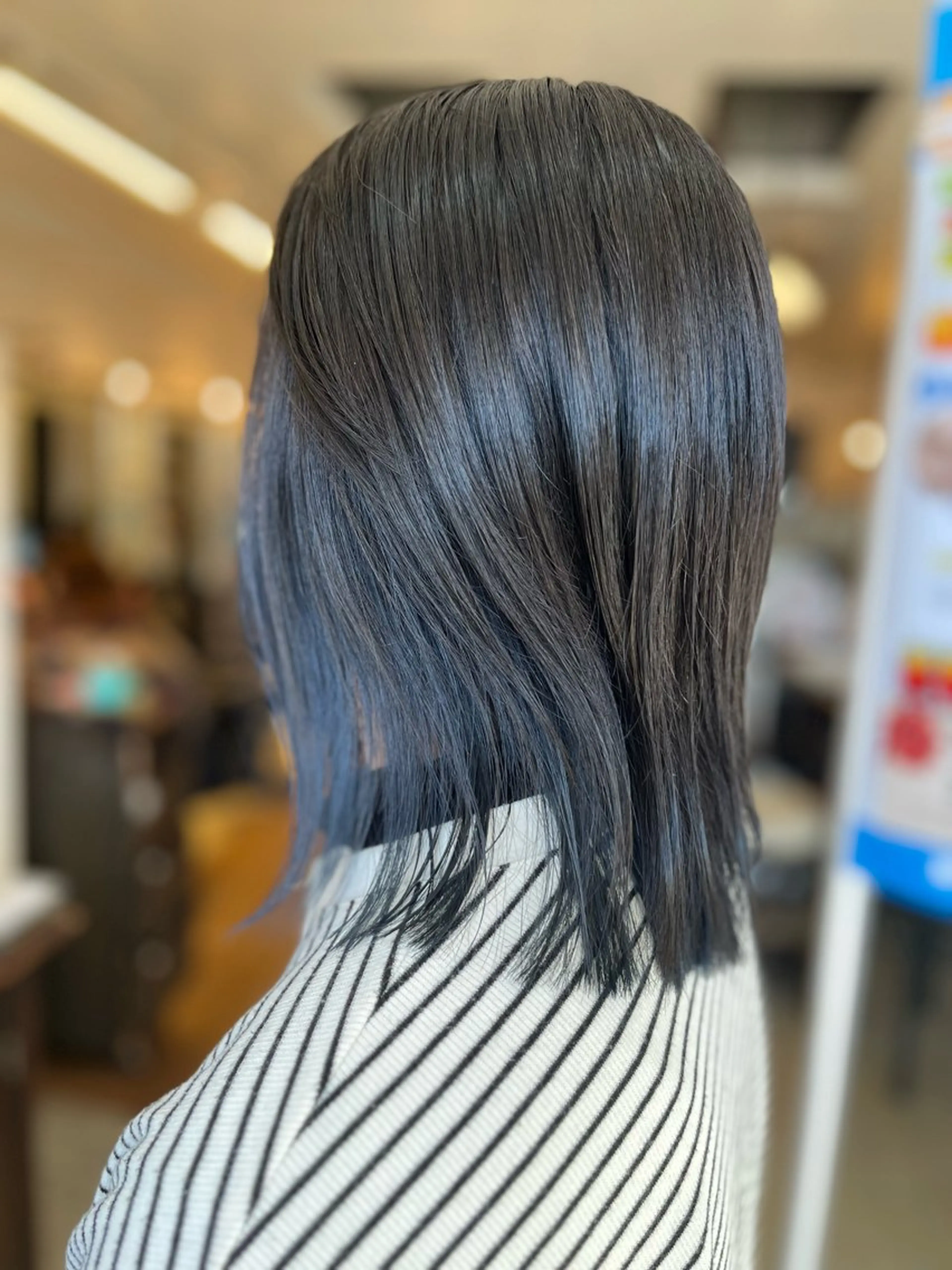 ミディアム カラー 矢崎 身江子のヘアスタイル