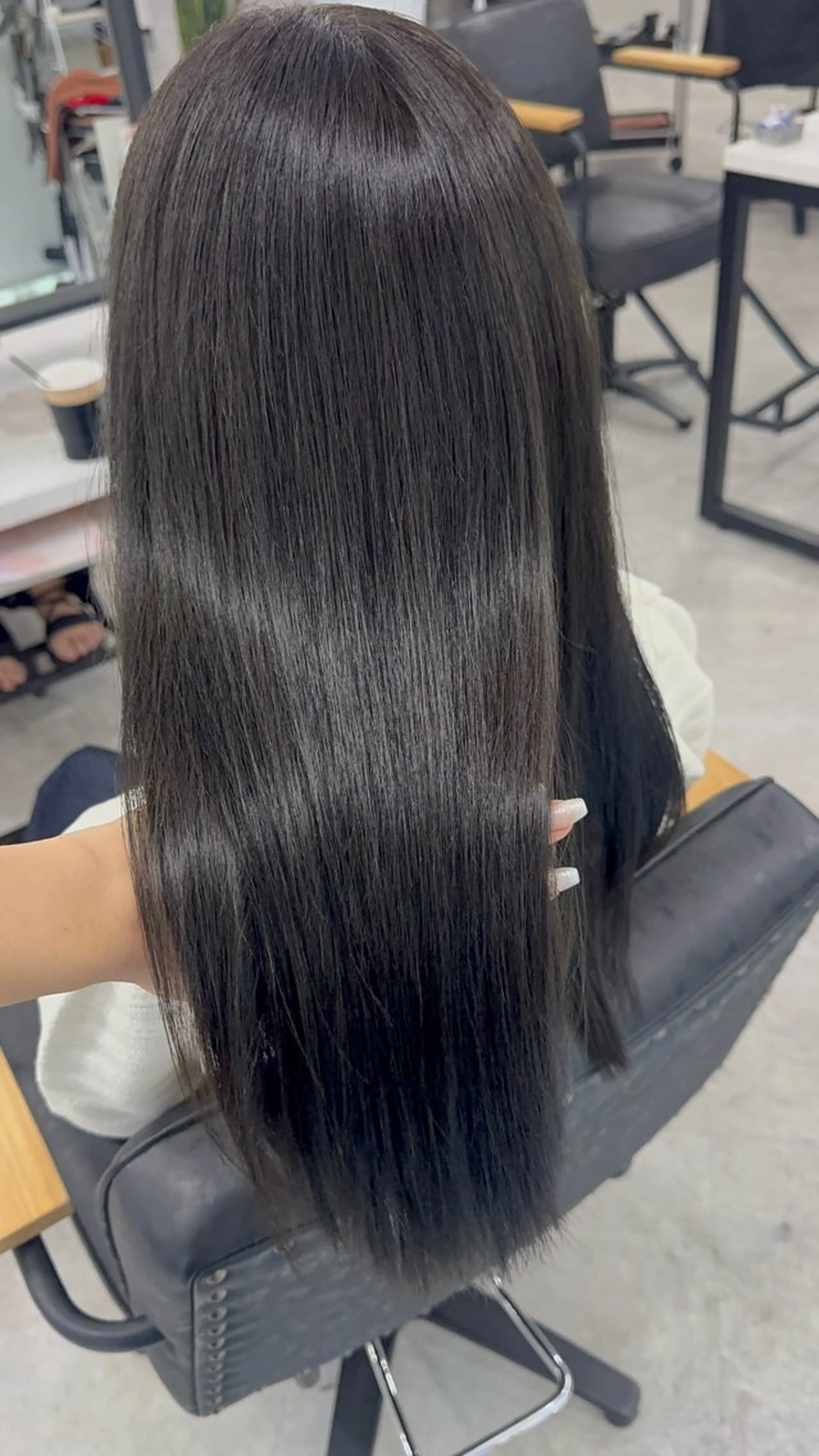 ロング カラー アッシュ アッシュブラウン ベージュカラー 黒髪 ブリーチ 赤み無し柔らかカラー 【梅田】madokaのヘアスタイル