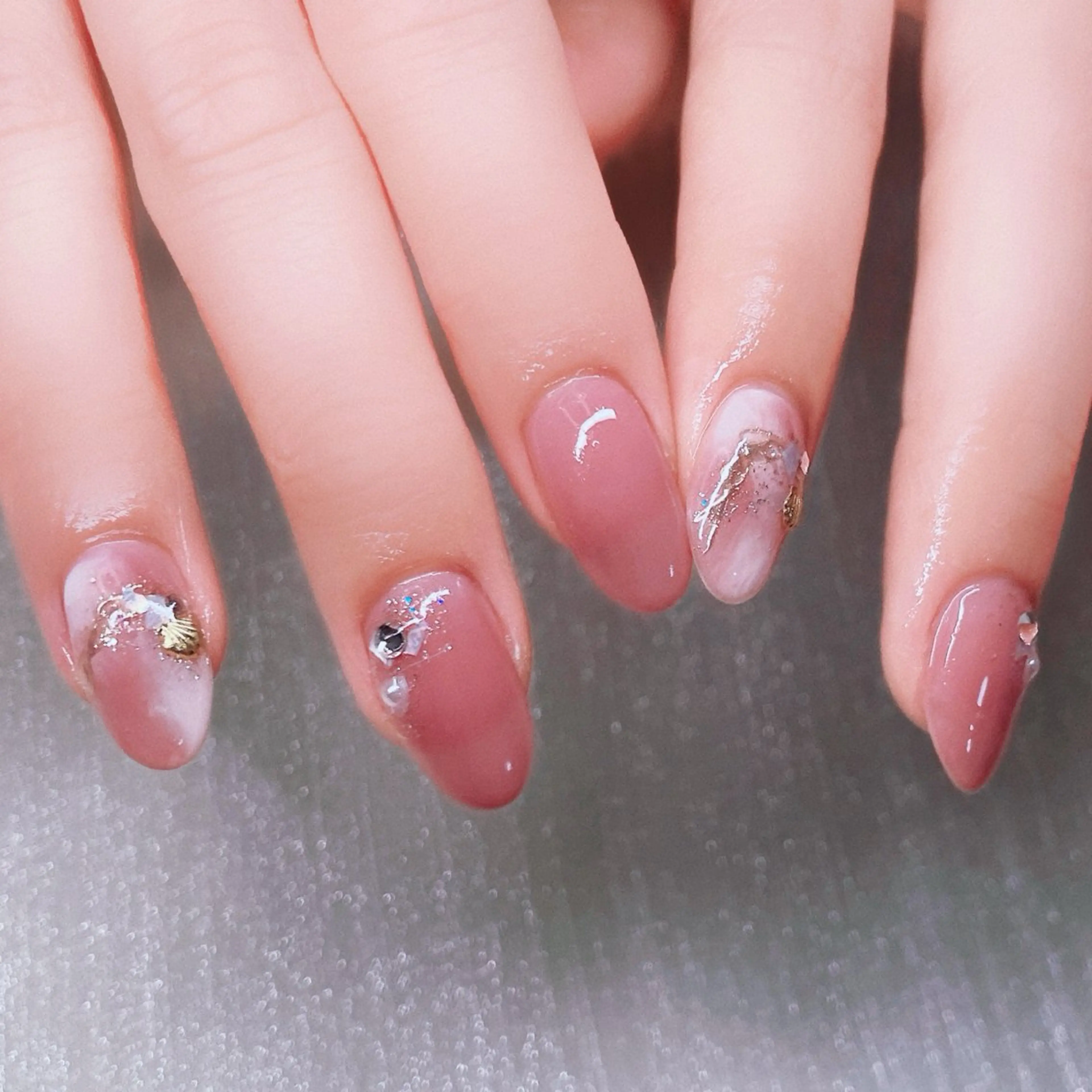 ネイル 長さ出し ストーンネイル ハンドネイル Nailist SUZU所属・Nailist suzuのネイルデザイン