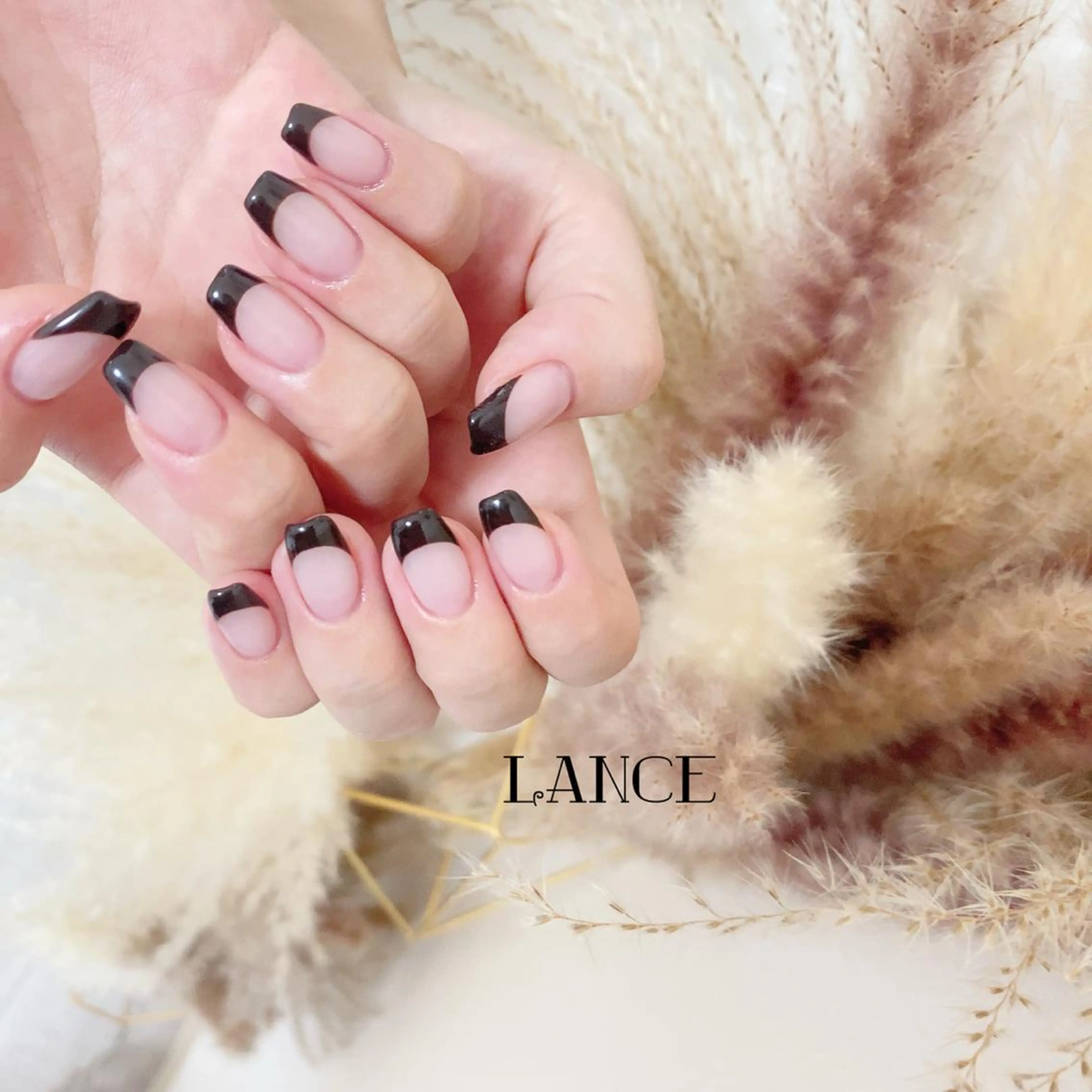 ミディアム ネイル オーロラネイル マグネットネイル ワンホンネイル 冬ネイル ハンドネイル Lance nailのネイルデザイン