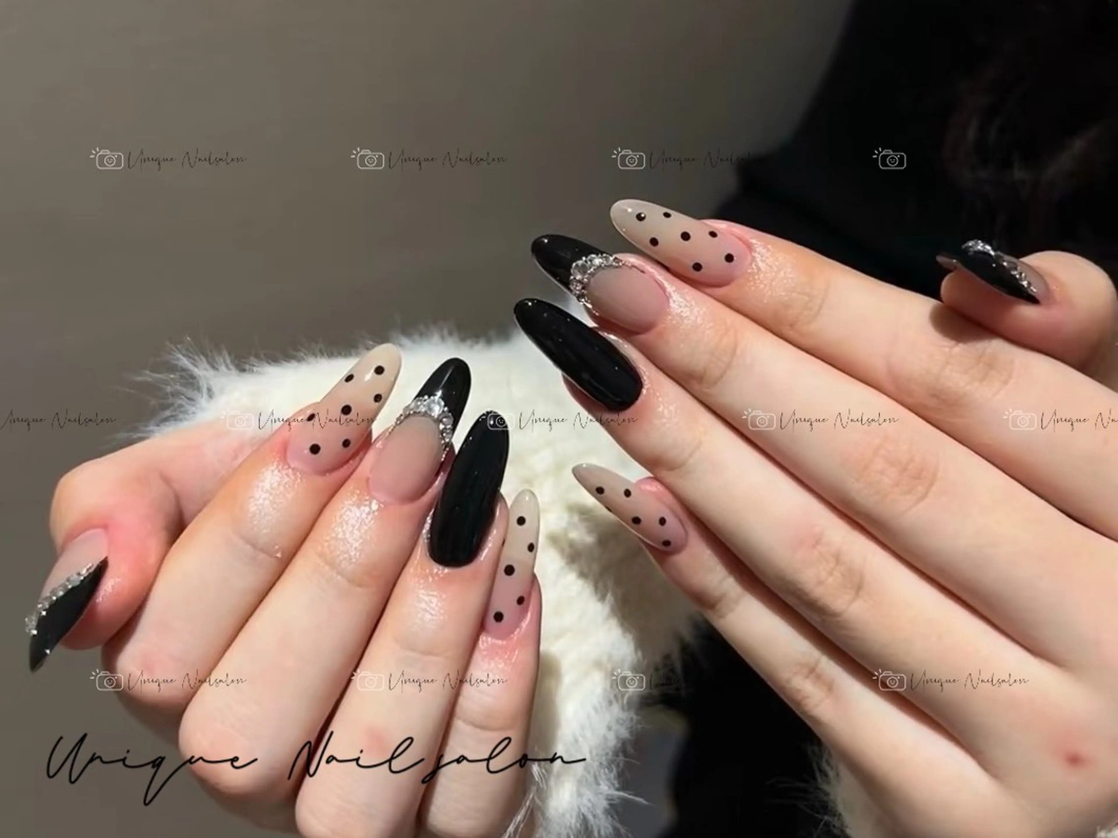 ネイル UniqueNail 長さだし専門店のネイルデザイン