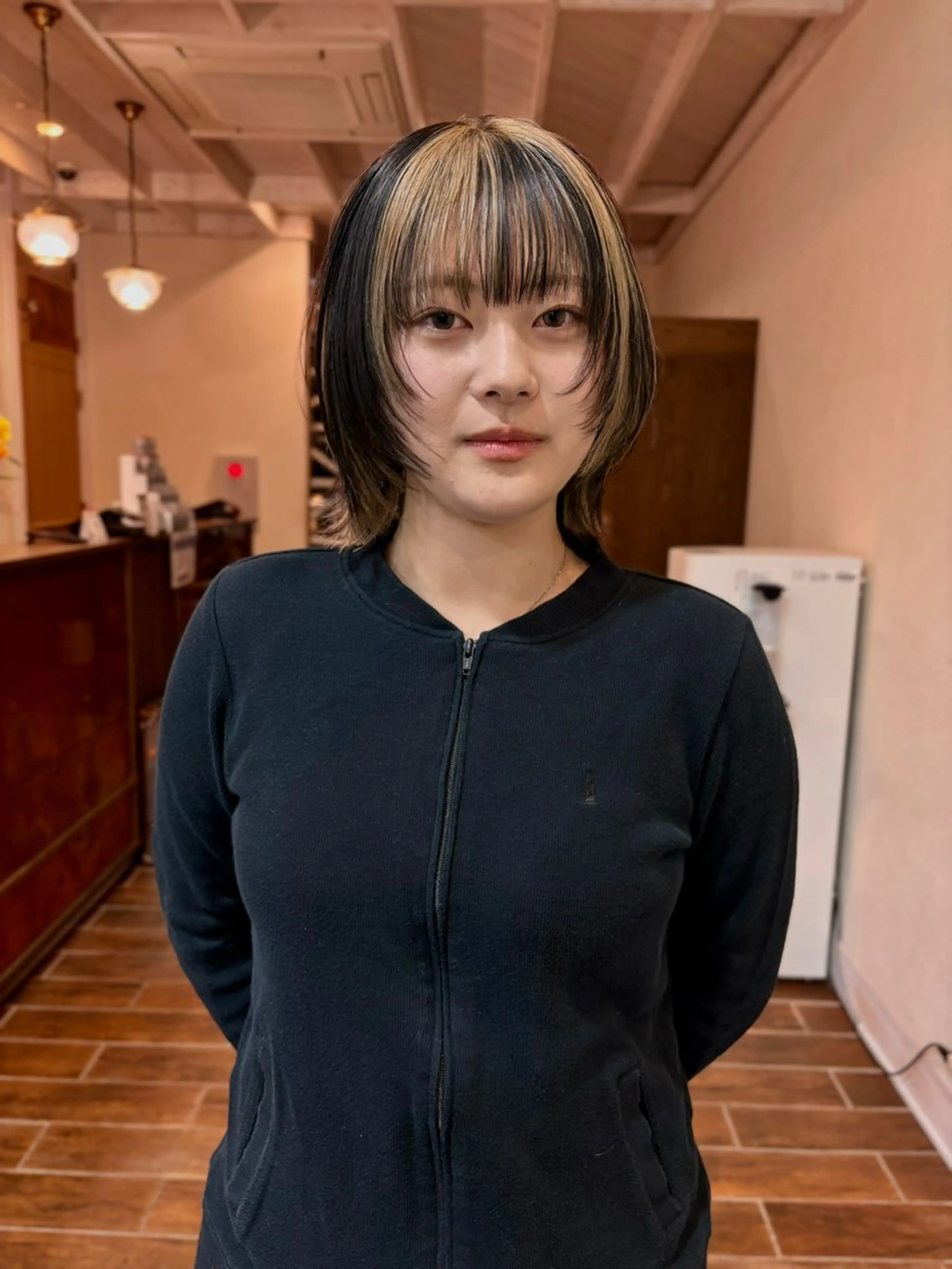 ミディアム カラー カット ヘアカラー ハイトーン/デザイン カラー/るいのヘアスタイル