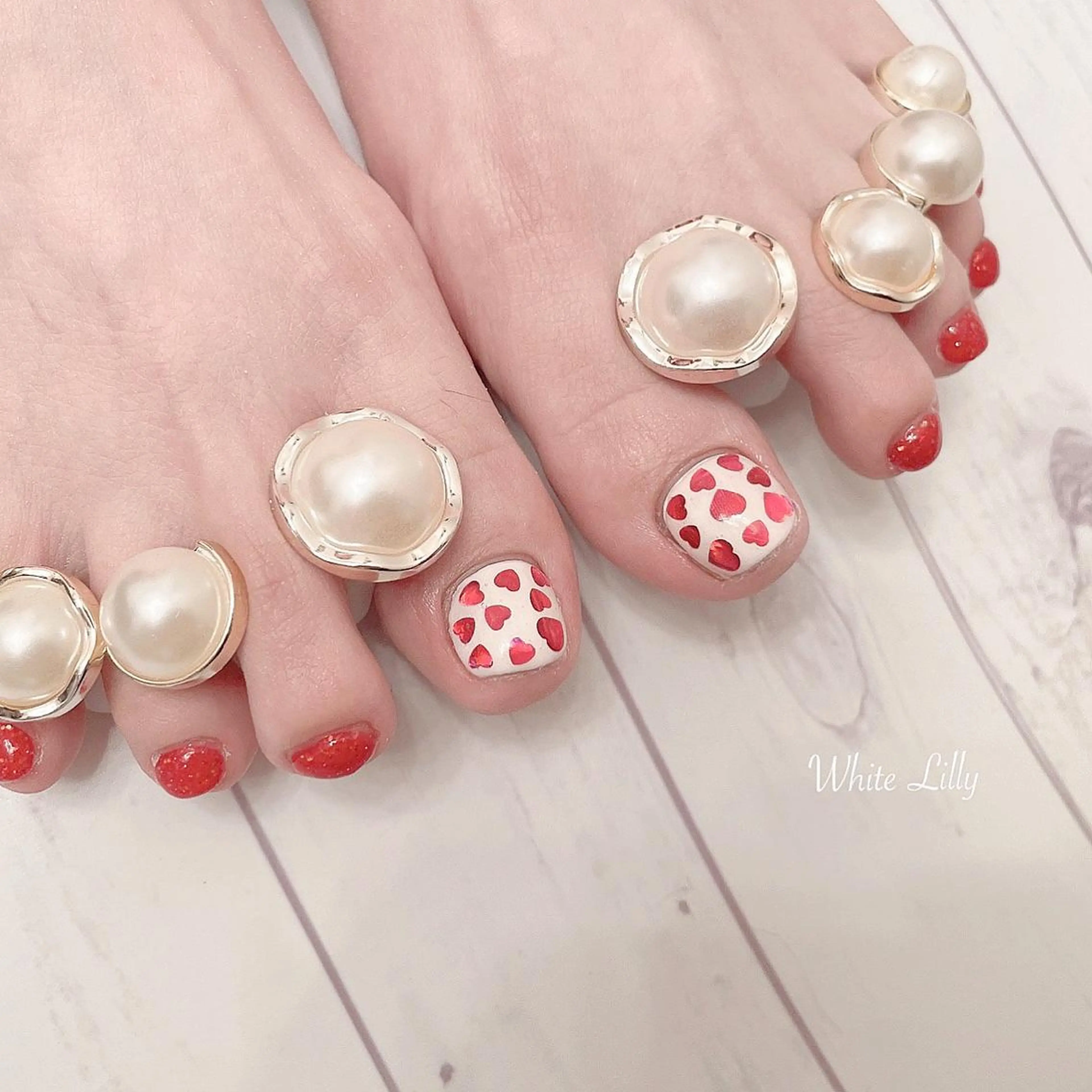 ネイル フットネイル ハート フットネイル White lily所属・牧田 雅世のネイルデザイン