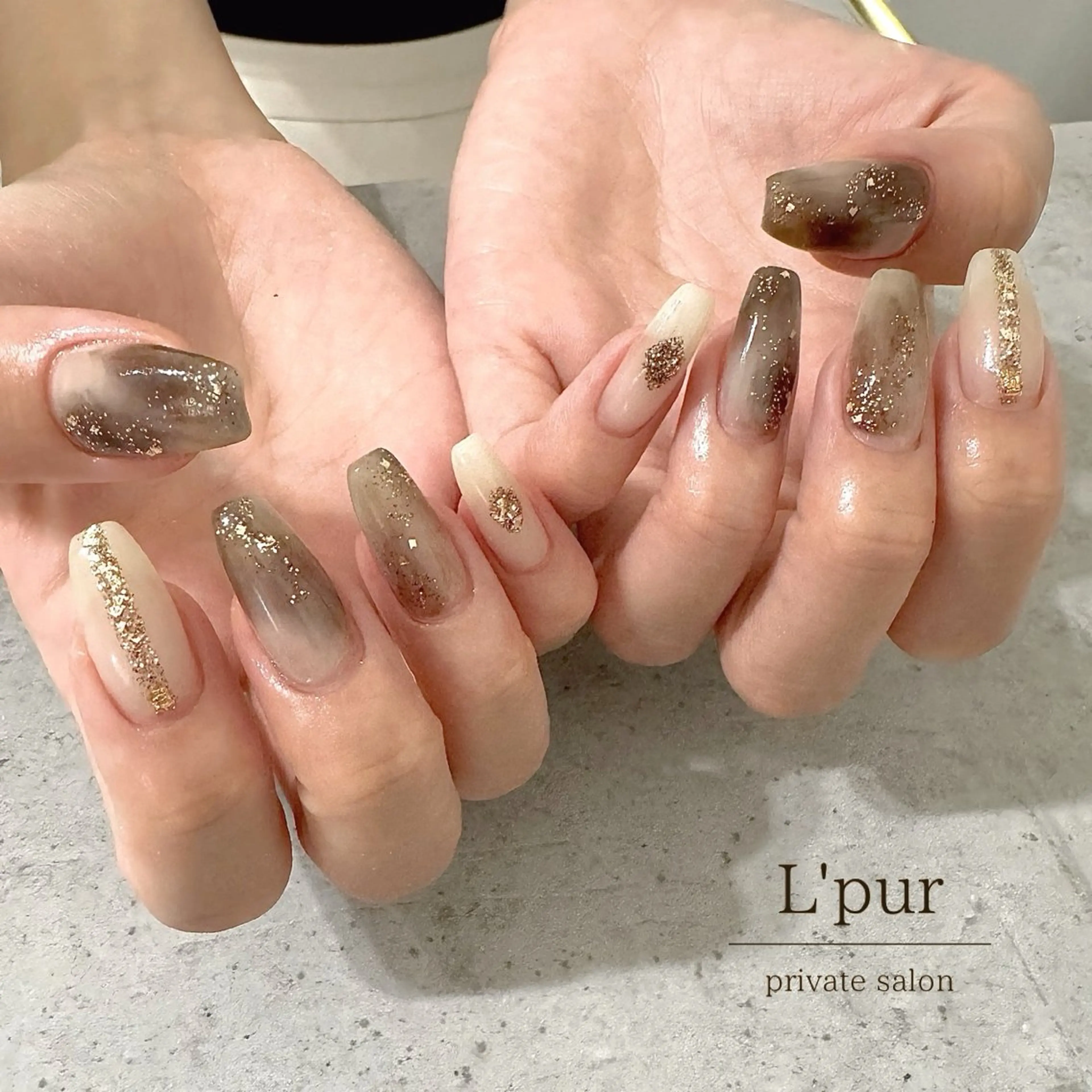 ネイル ブラウン ラメ(グリッター) ミラーネイル 持ち込み ニュアンスネイル ハンドネイル Yuka .Mのネイルデザイン