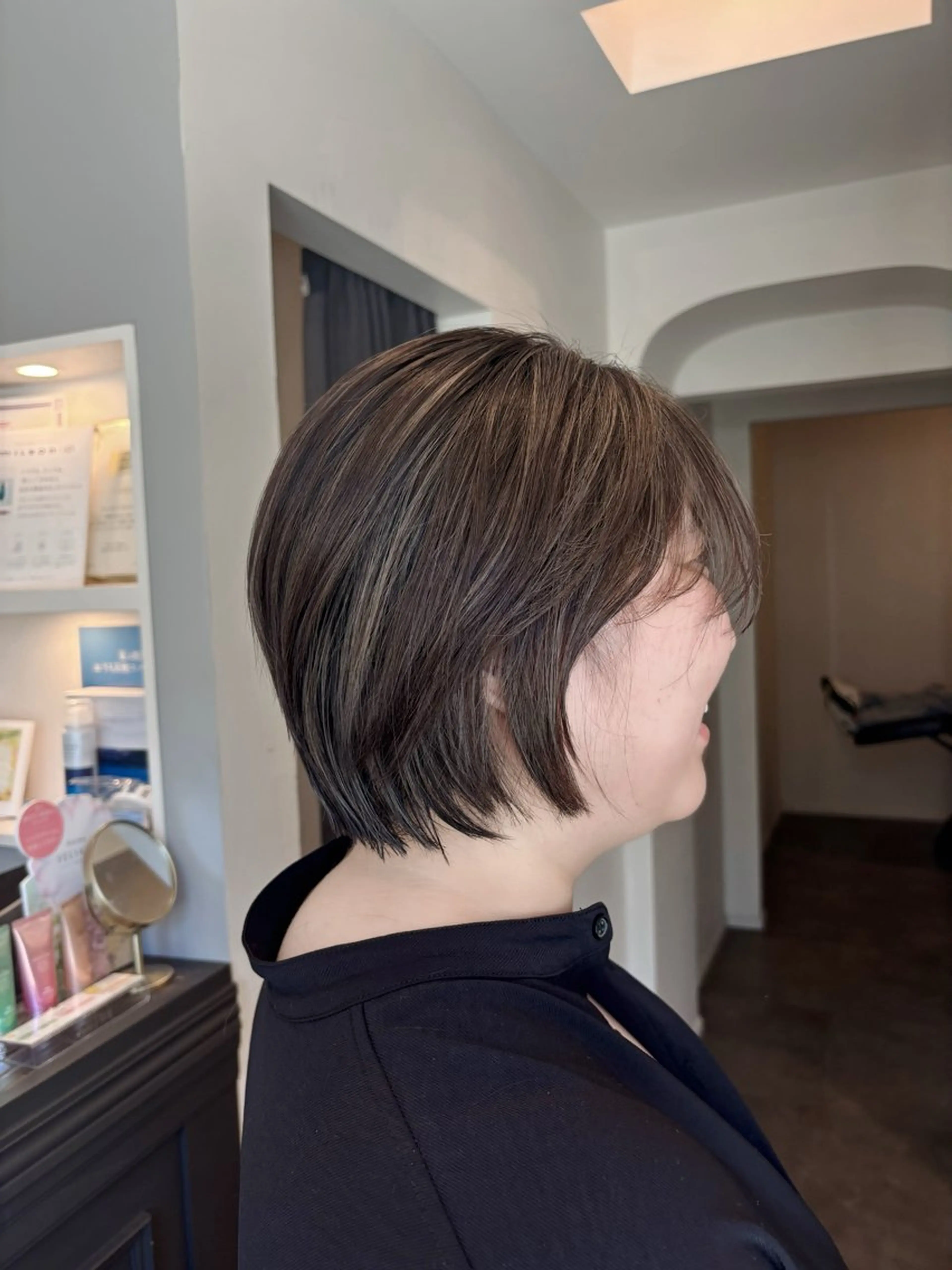 ショート カラー カット ヘアカラー トリートメント 栗林 茉那のヘアスタイル