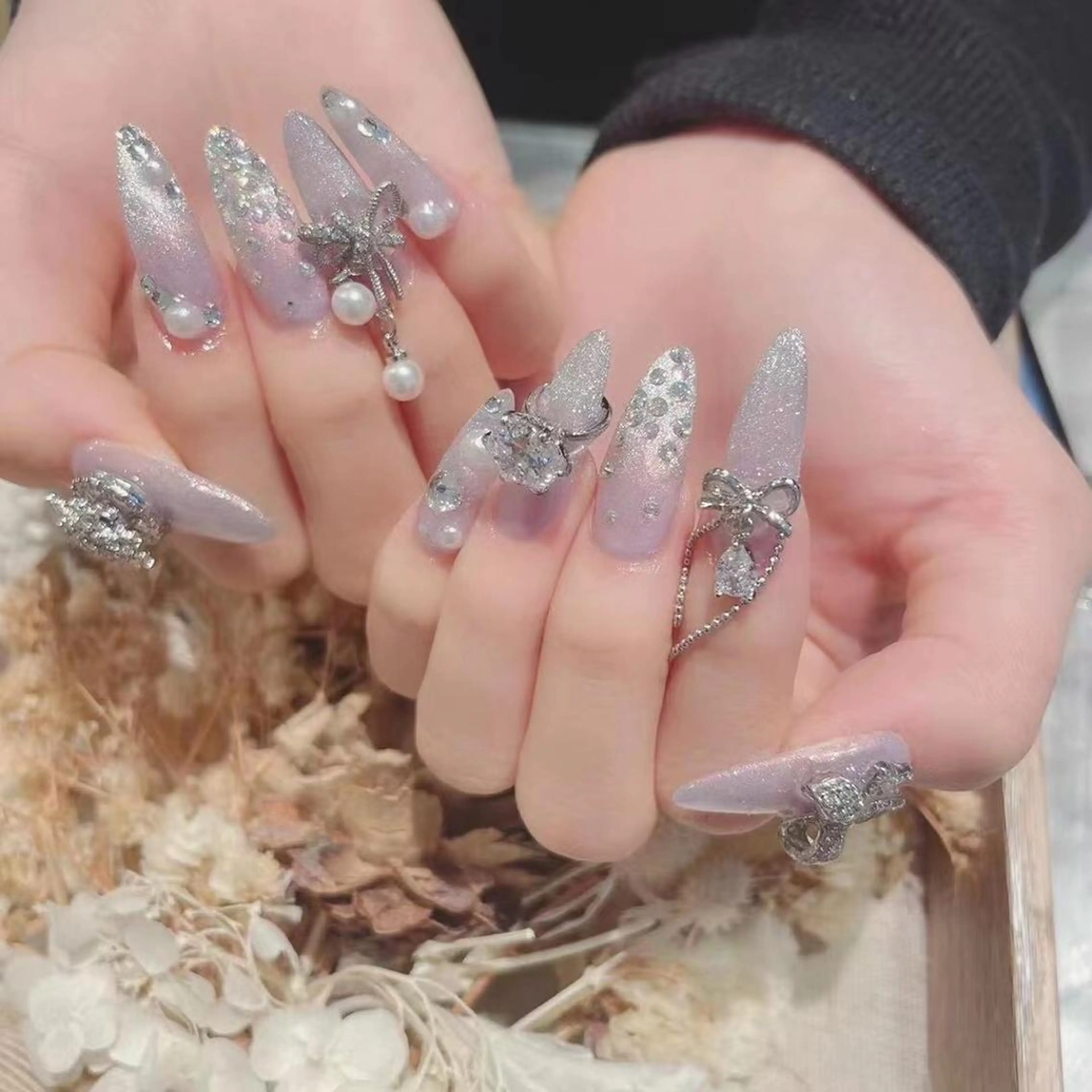 ネイル ガーリー ピンク リボン シルバー Babarla　Nail　Salon所属・babarla Nailのネイルデザイン