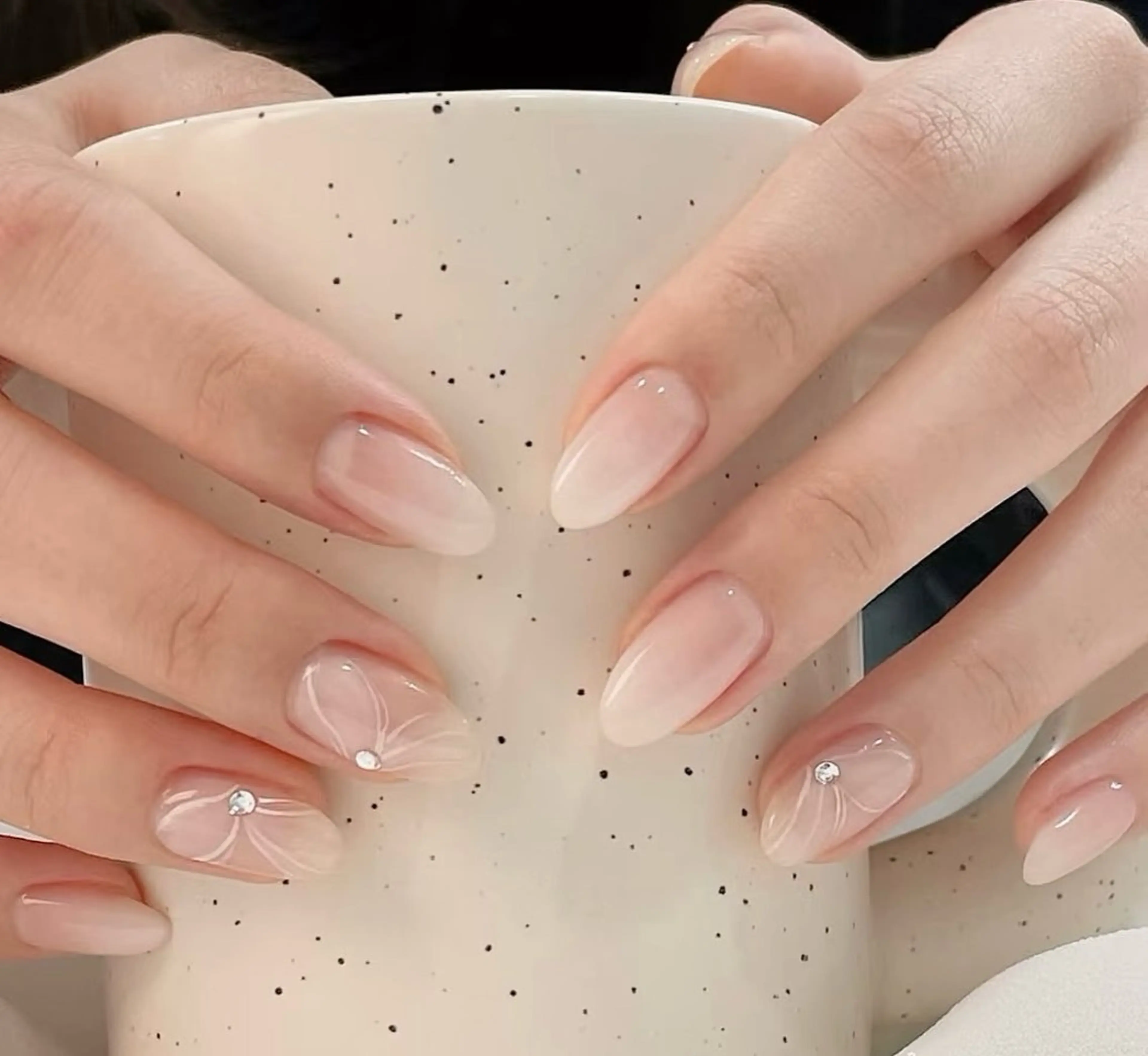 ネイル オーロラネイル フラワーネイル フットネイル フレンチネイル ジェルネイル ハンドネイル BabyYouMi nailのネイルデザイン