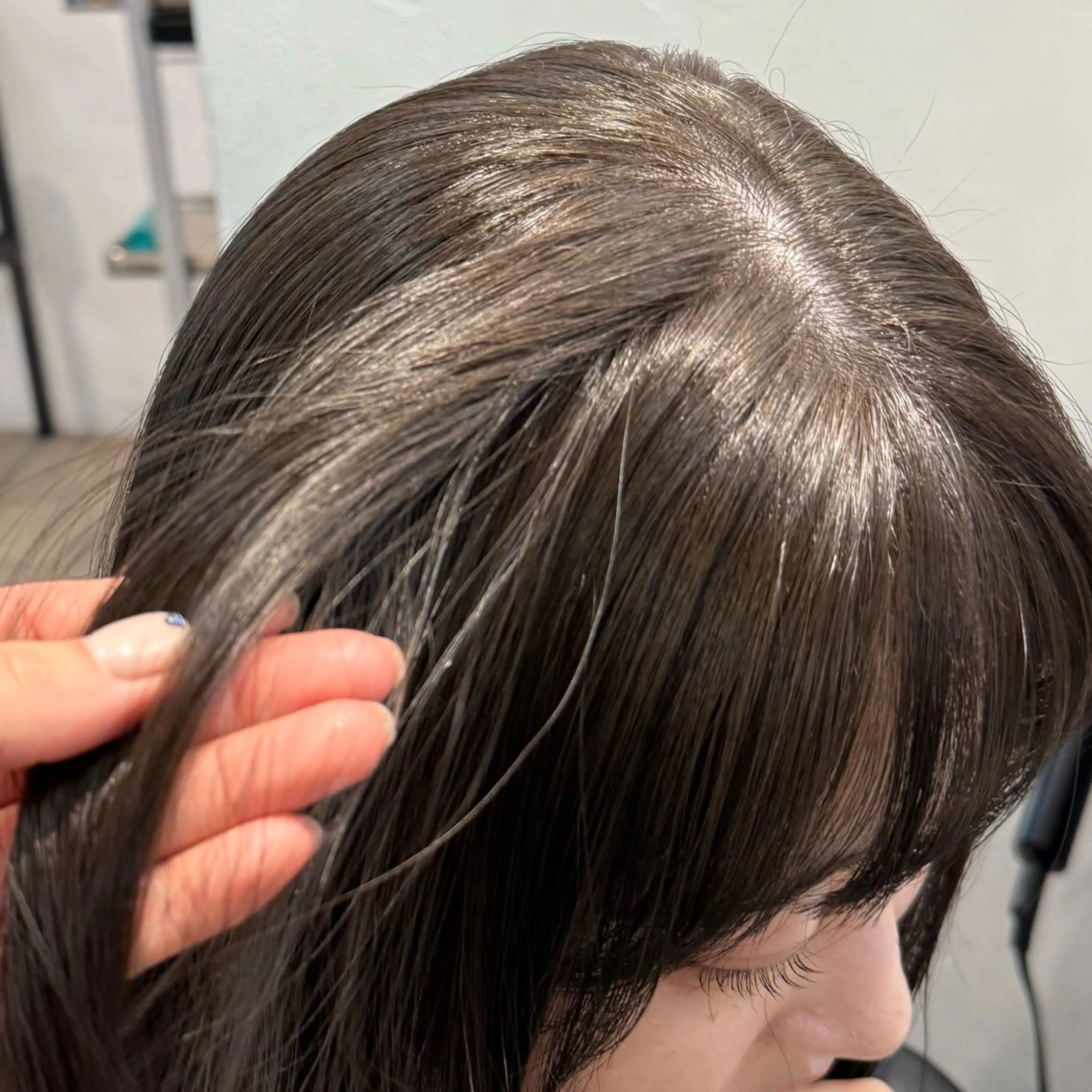 ミディアム カラー ミルクティー× グレージュMOMOのヘアスタイル