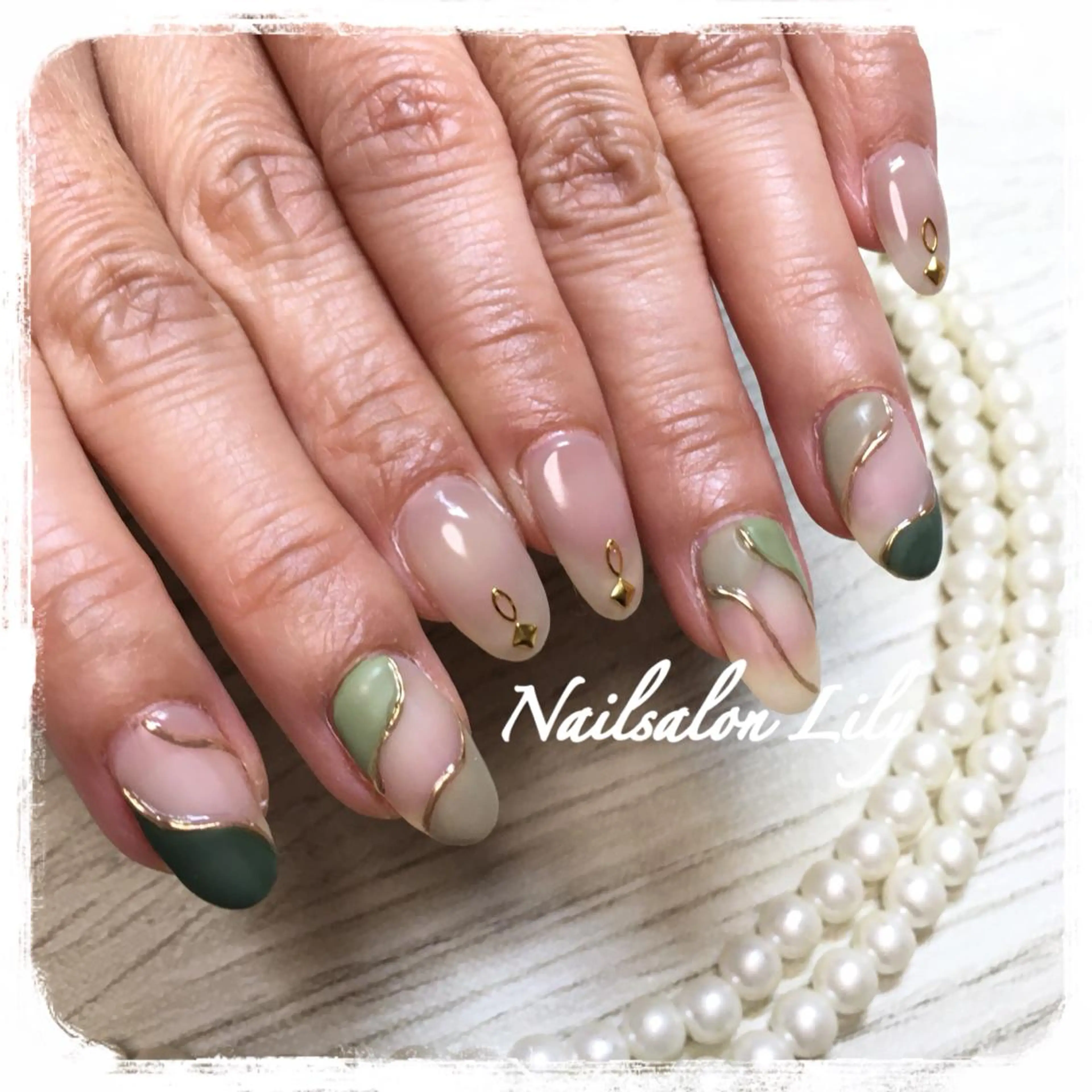 ネイル Nailsalon Lilyのネイルデザイン