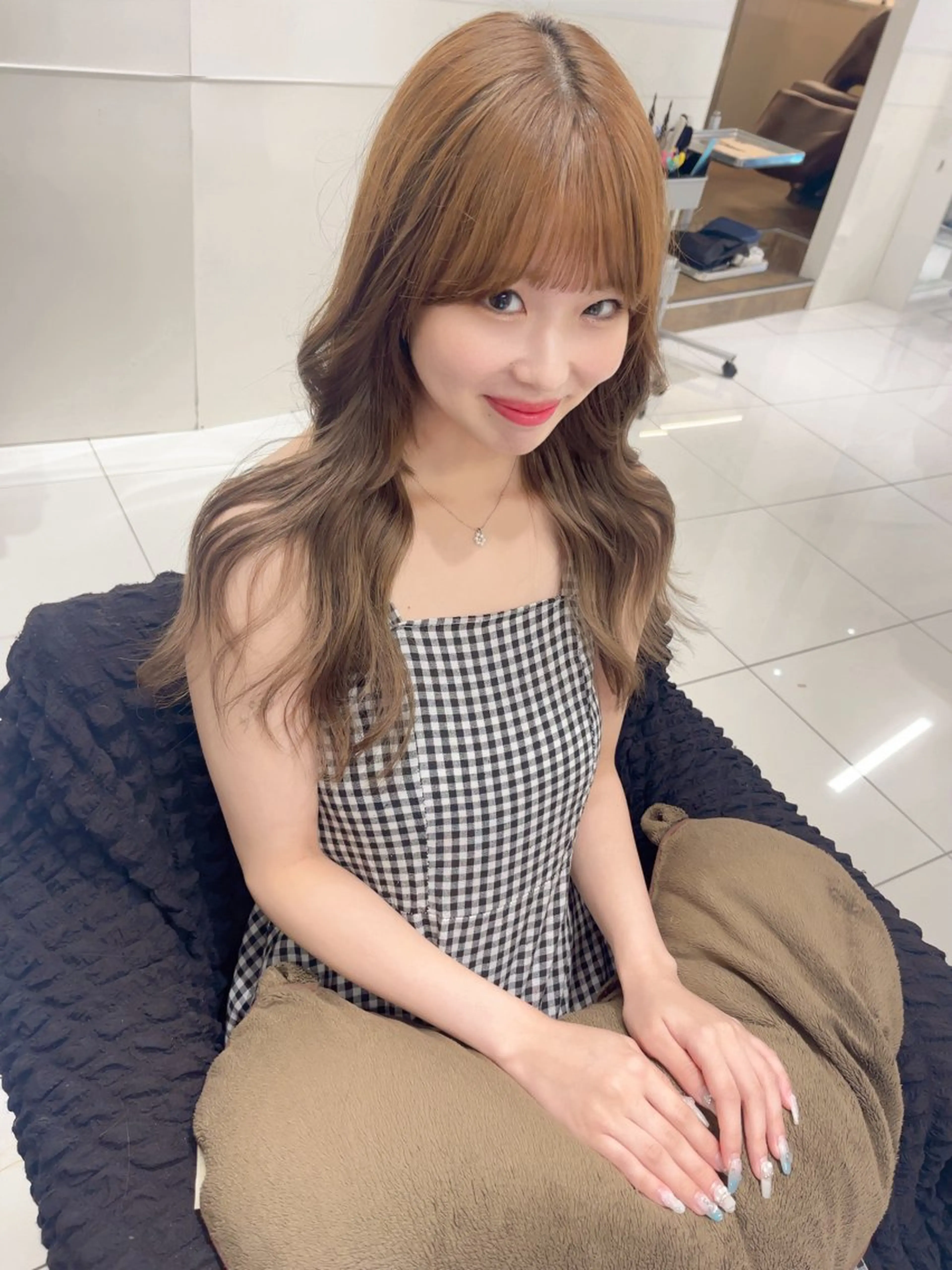 【人毛100%】⭐️シールエクステ50本🪄（45㎝）馴染ませカット付き✂️✨の写真