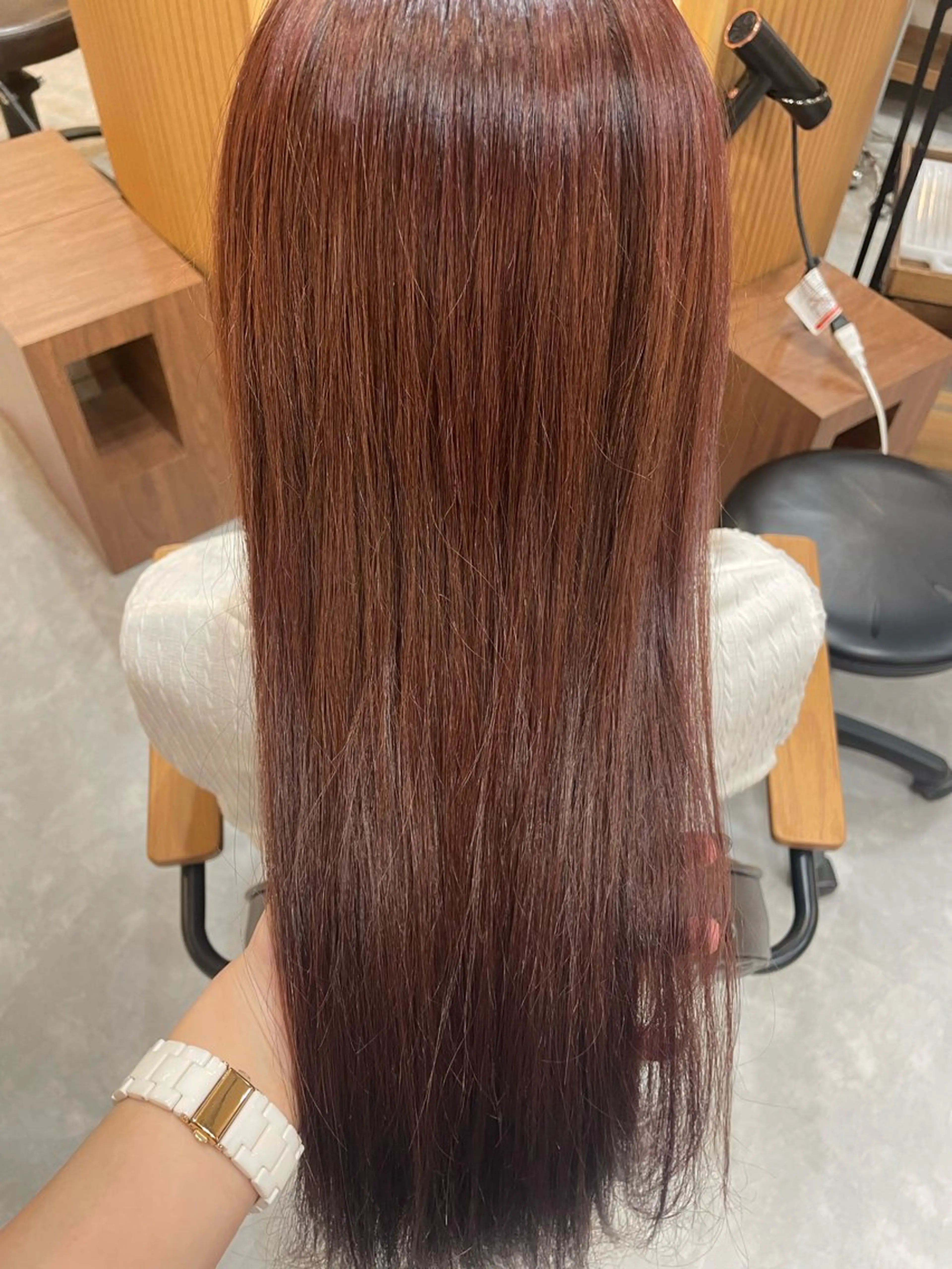 ロング カラー ブラウンカラー ピンクカラー ピンクブラウン ROPE ナナミのヘアスタイル