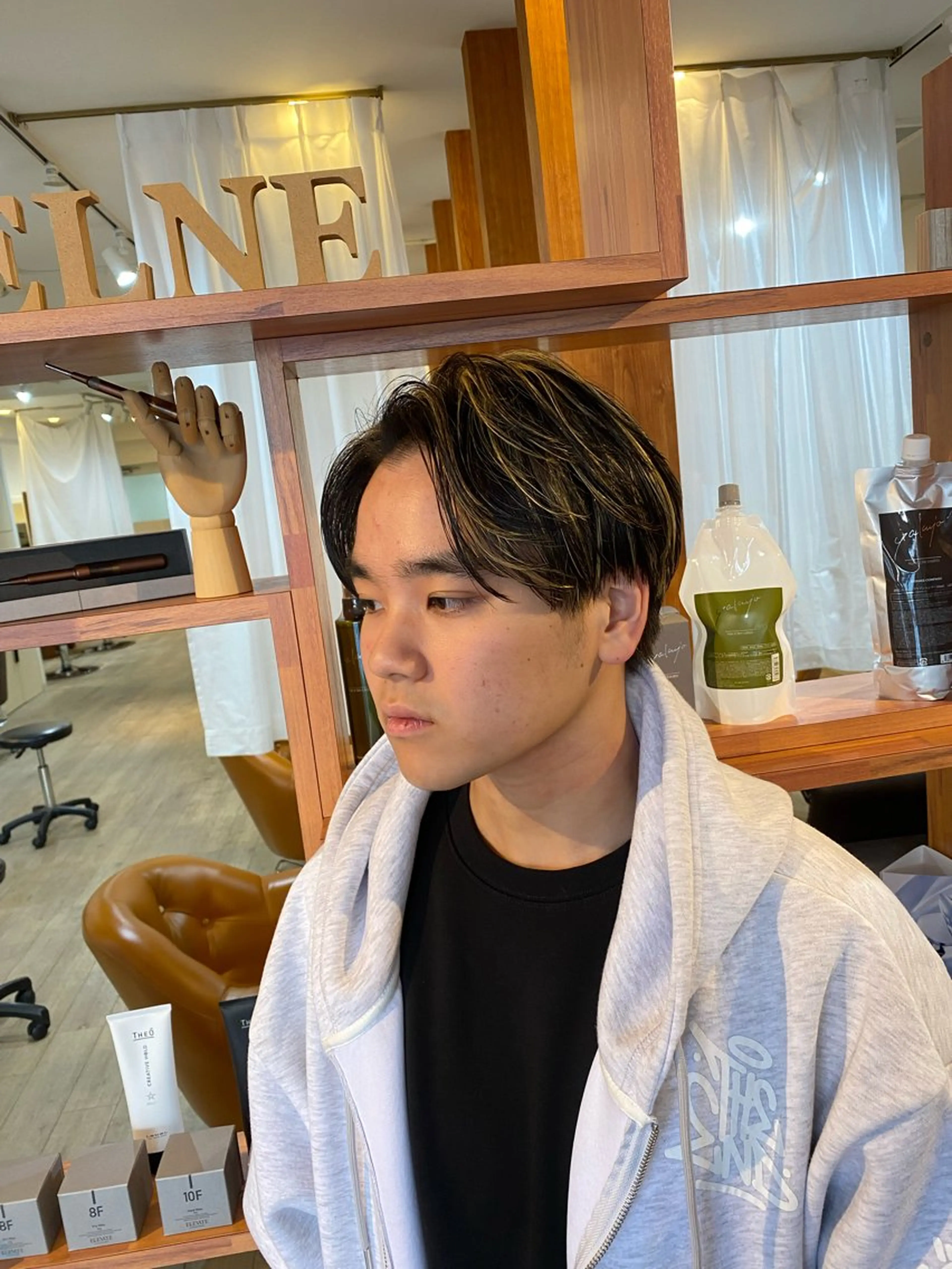 ショート メンズ センターパート ショートヘア カット 縮毛矯正とレイヤー カット/杉村凜汰郎のヘアスタイル