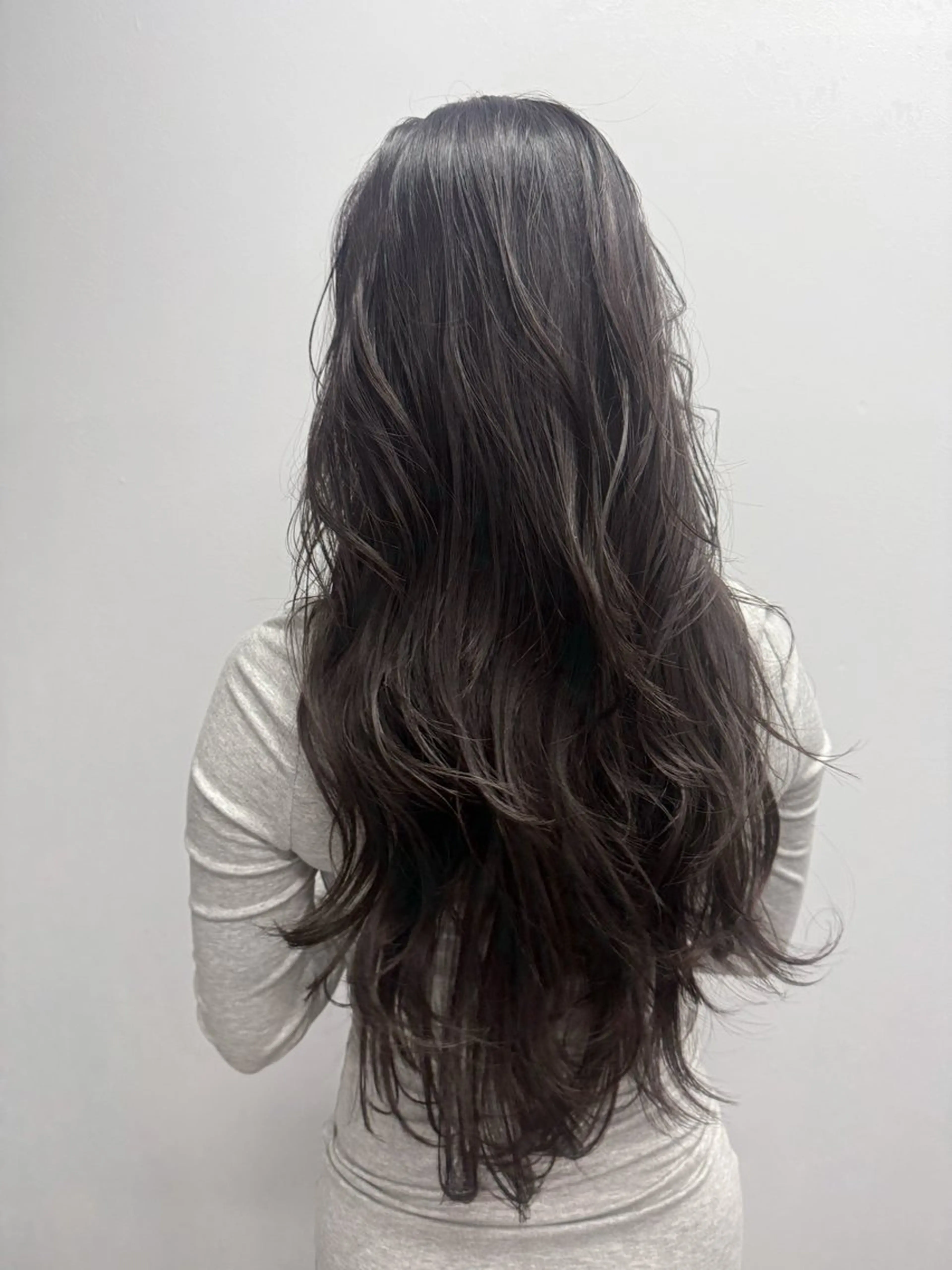 ロング カット ハイトーン×艶カラー 🤍MIZUKIのヘアスタイル