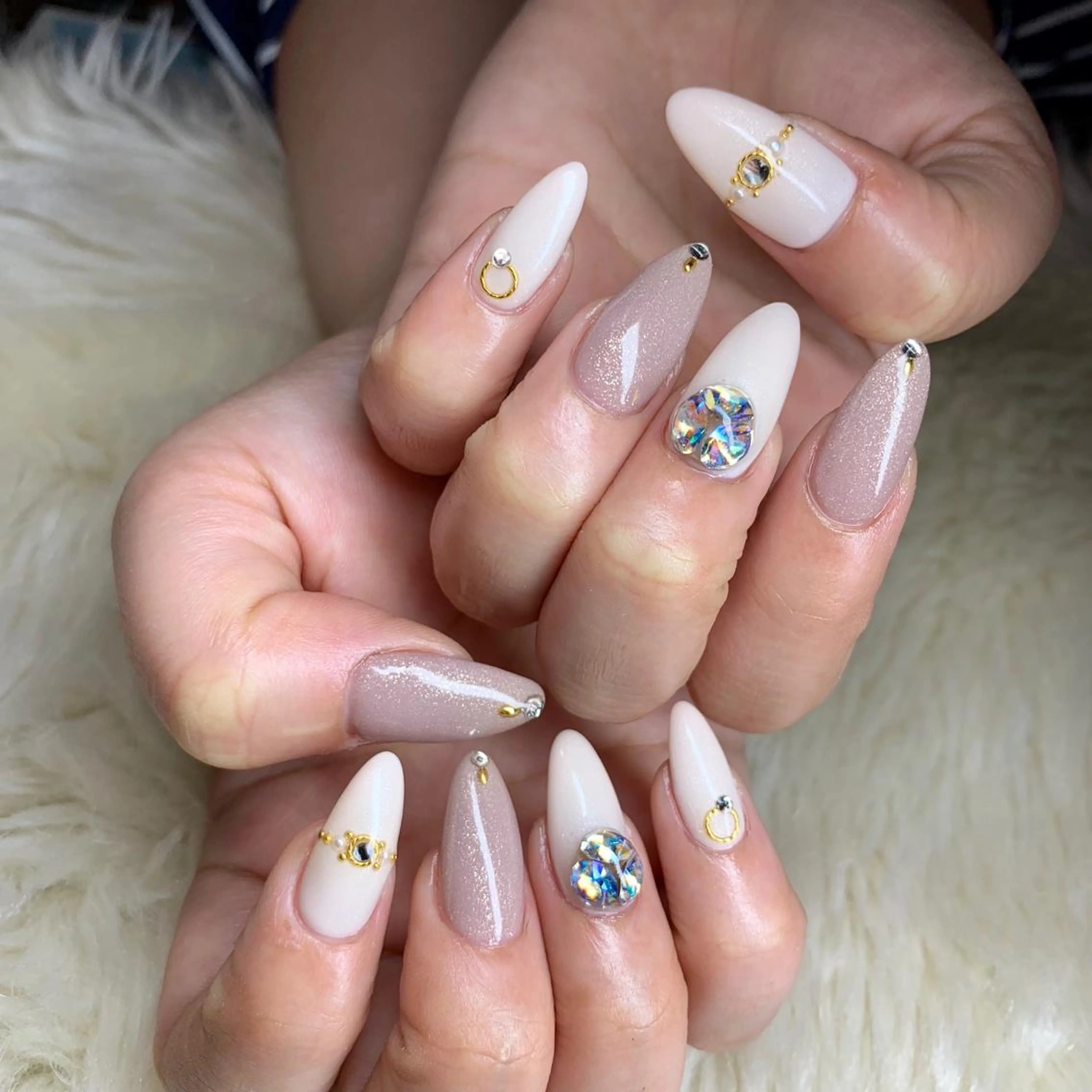 ネイル repos~ルポ~所属・里見 麗のネイルデザイン