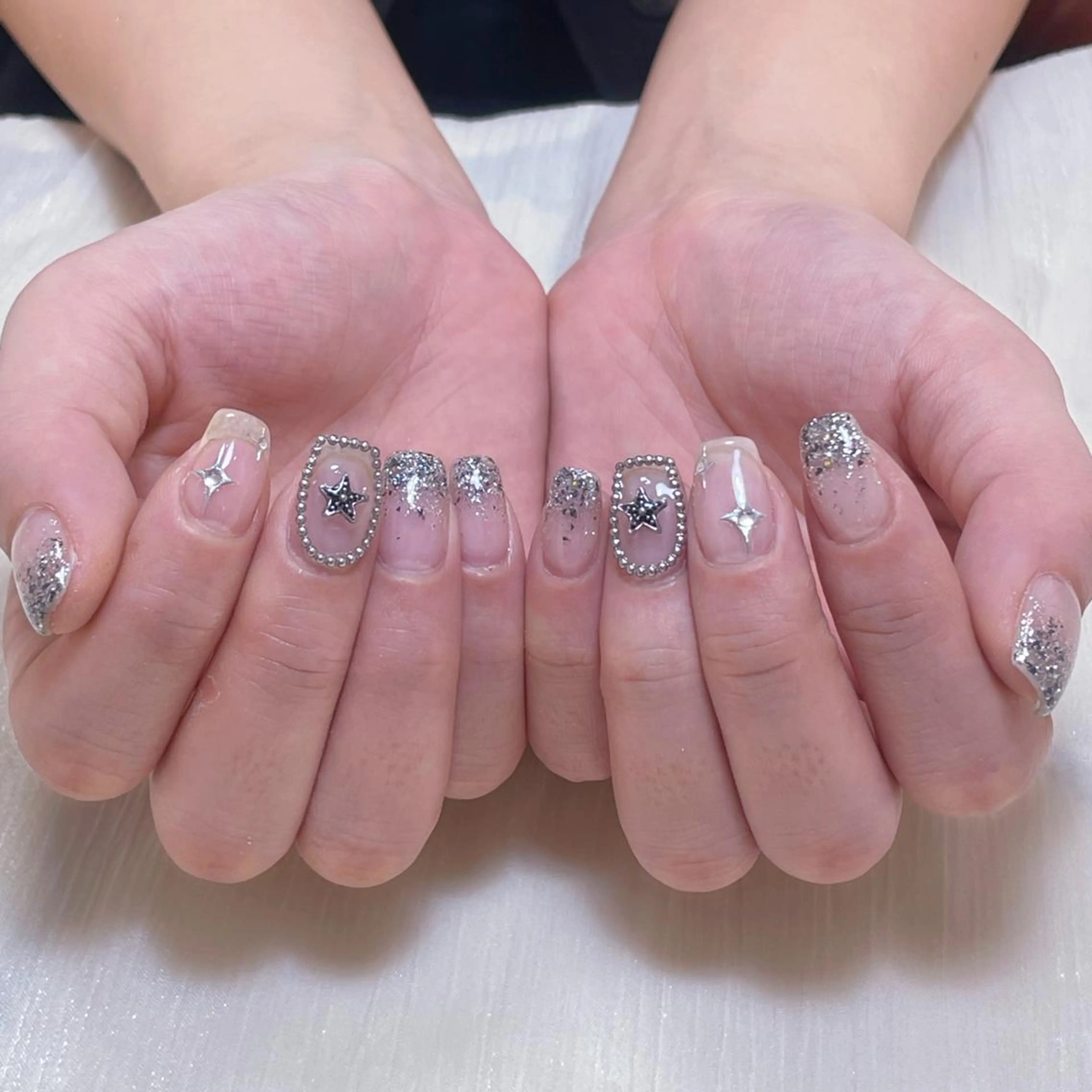 ネイル アートネイル オーロラネイル ガーリー キラキラネイル 韓国ネイル ハンドネイル ハンドケア Diamond 🚢のネイルデザイン