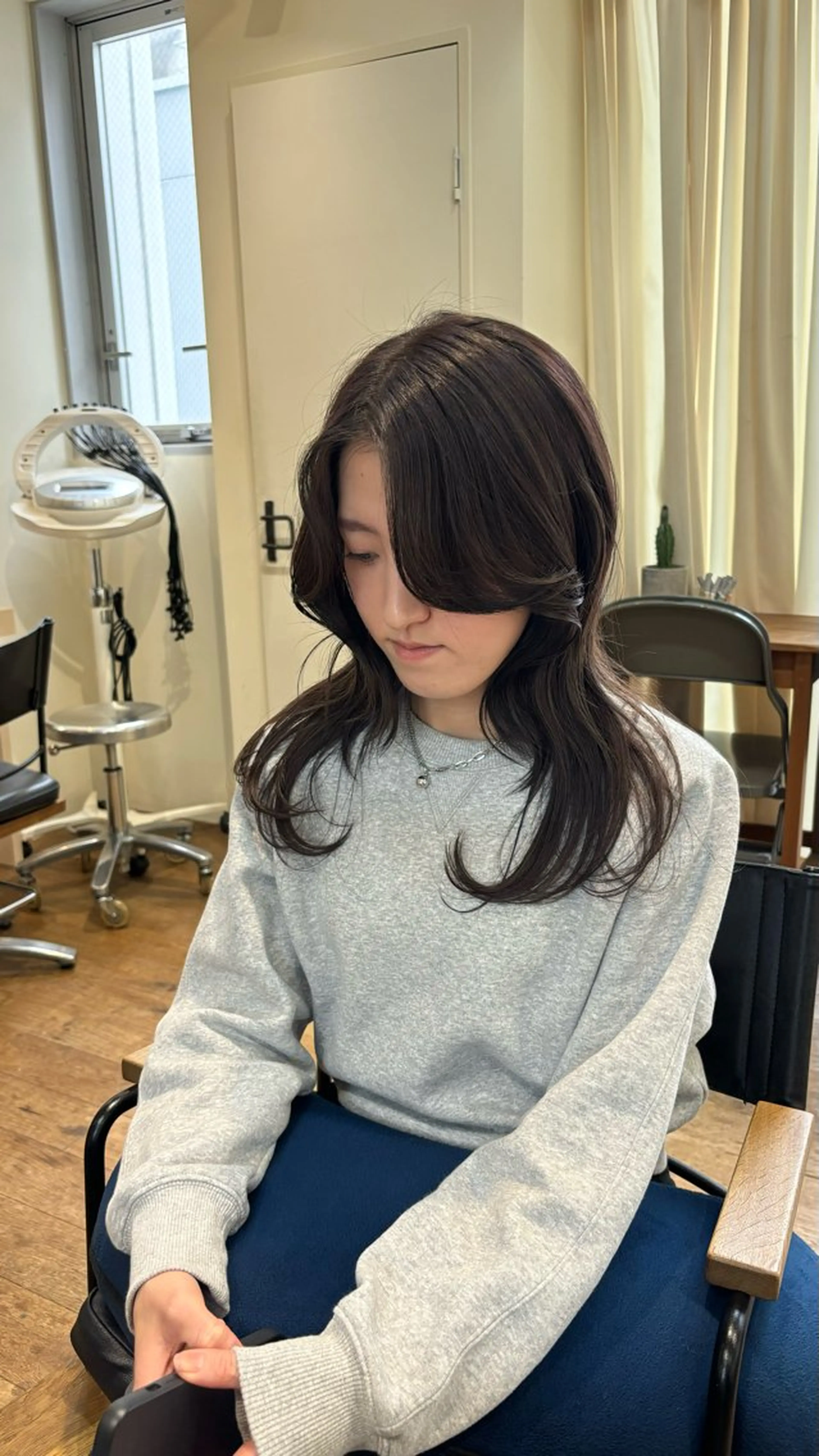 ロング カラー ベージュカラー ラベンダーカラー ラベンダーベージュ ヘアカラー トリートメント Rinon所属・沖 真琴のヘアスタイル
