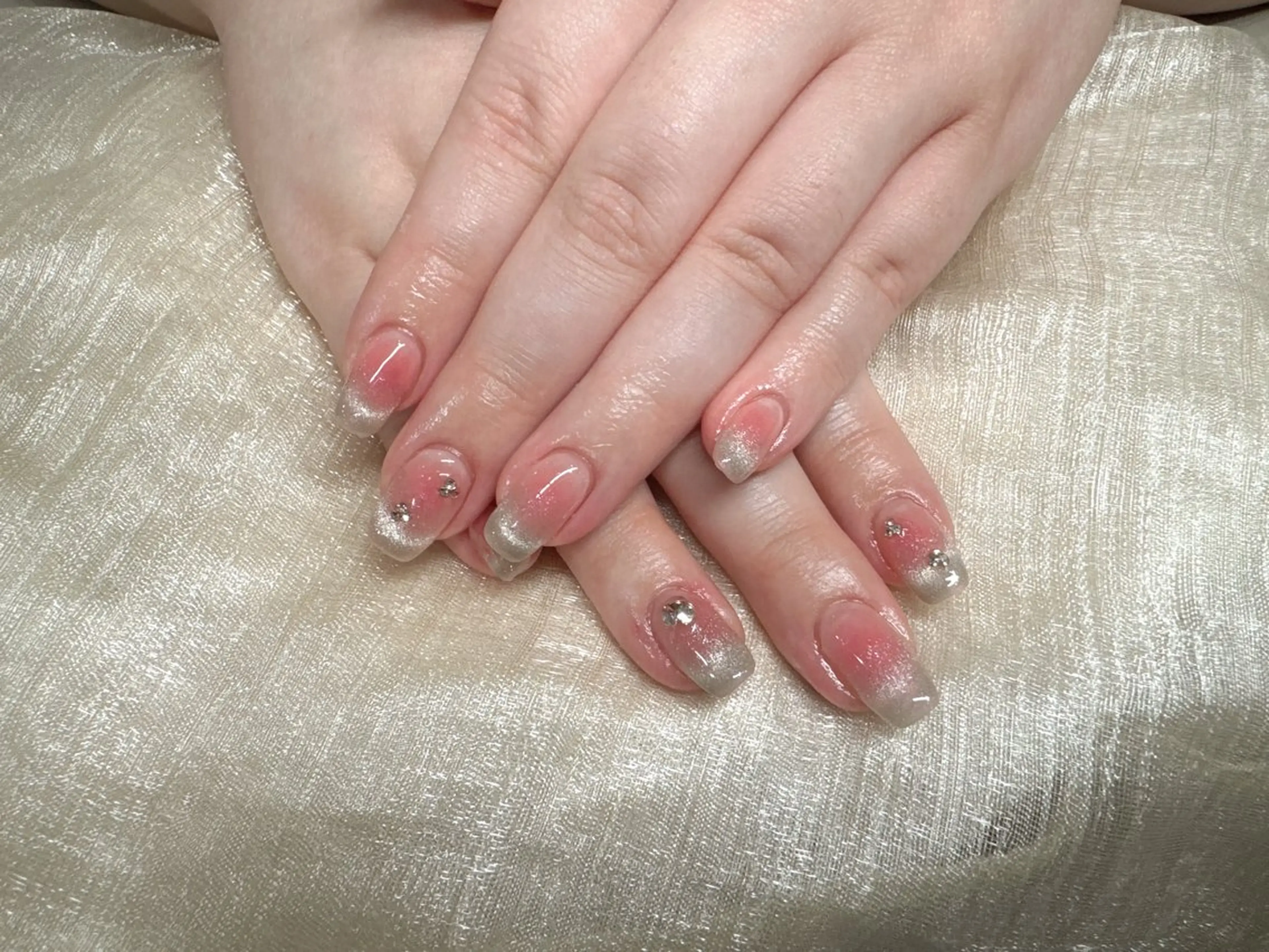 ネイル pink ladyサロン所属・べ にのネイルデザイン