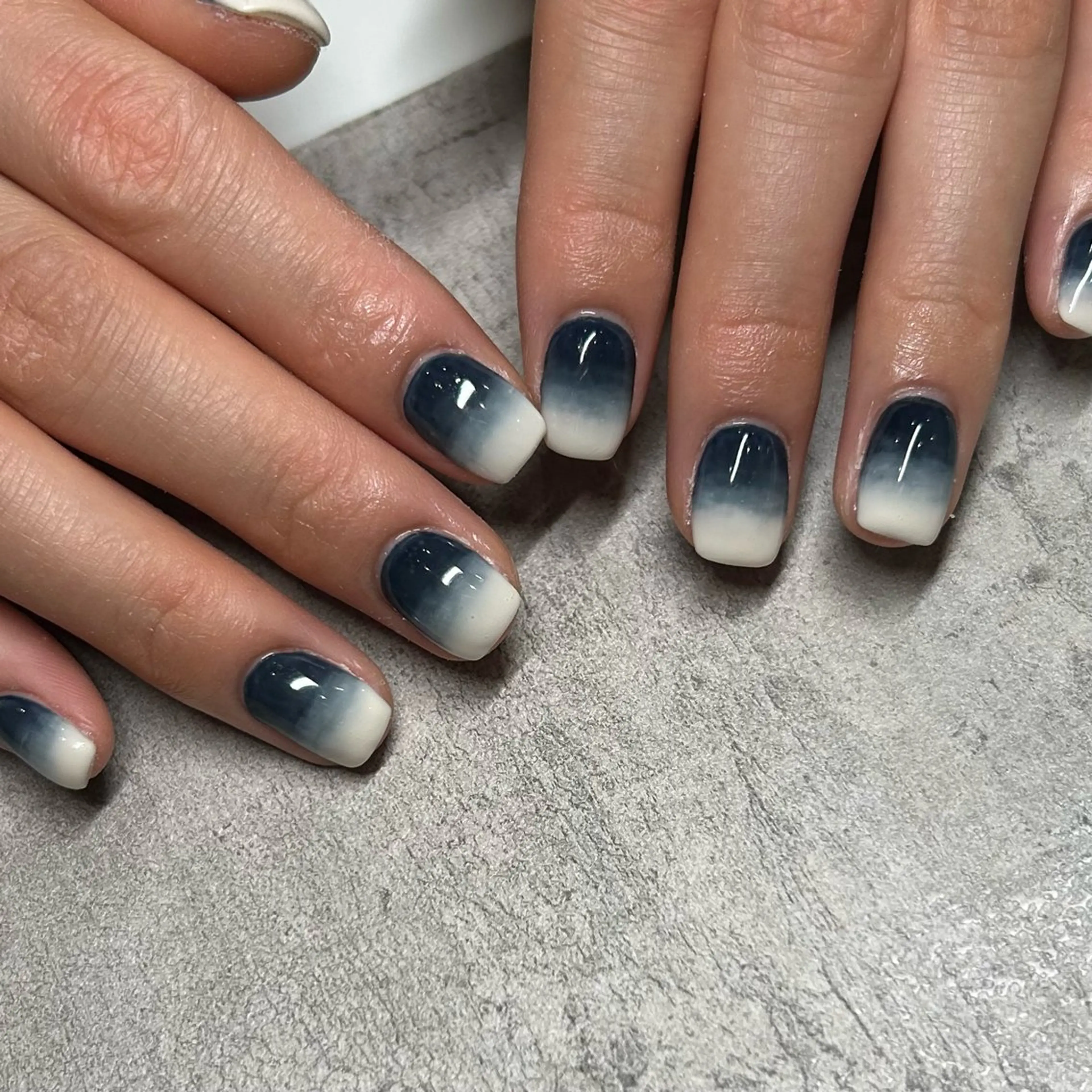 ネイル グラデーション Allure 小山店 結咲(ゆいさ)のネイルデザイン