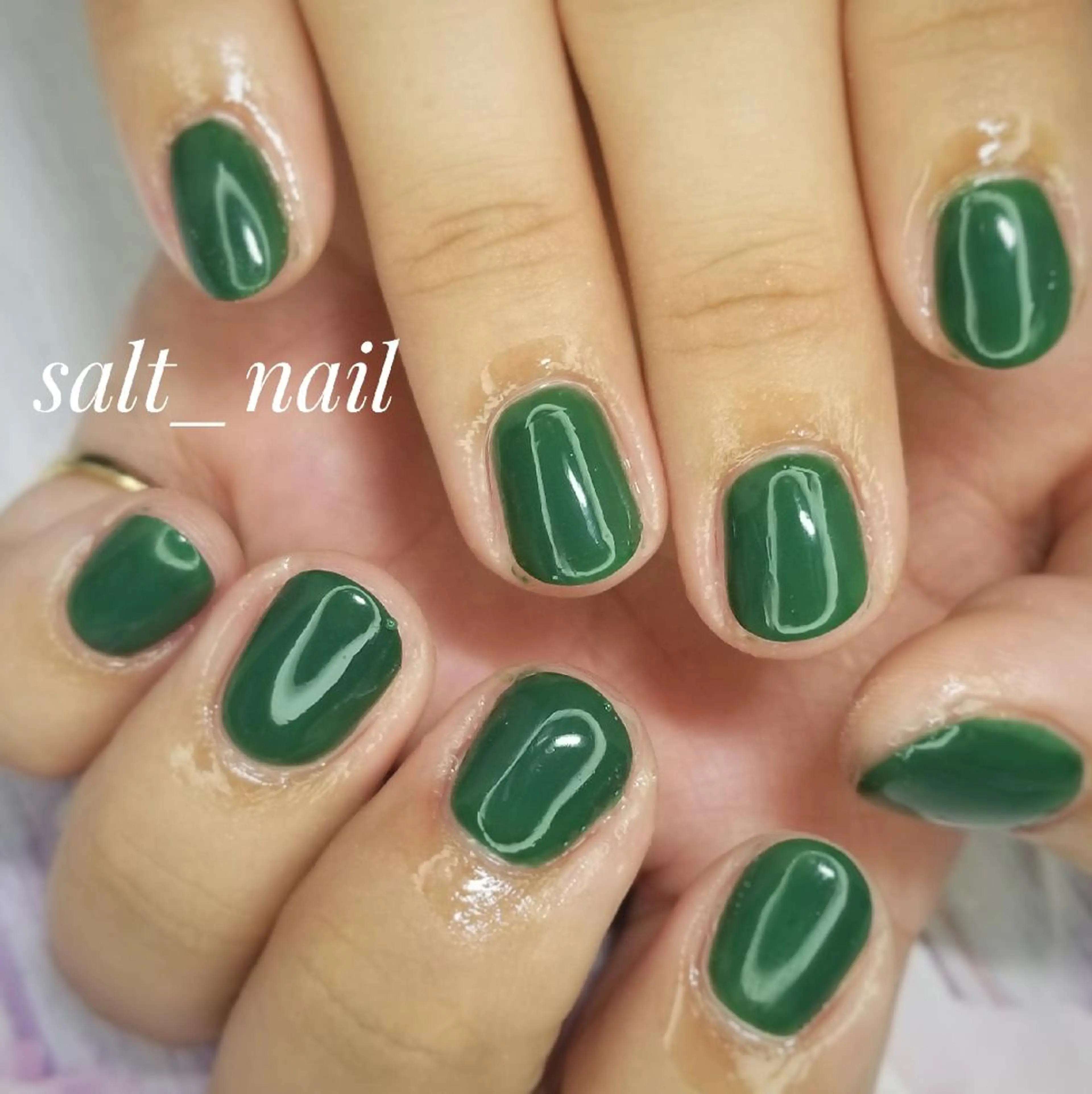 ネイル グリーン ワンカラーネイル シンプルネイル 個人サロン saltnailのネイルデザイン