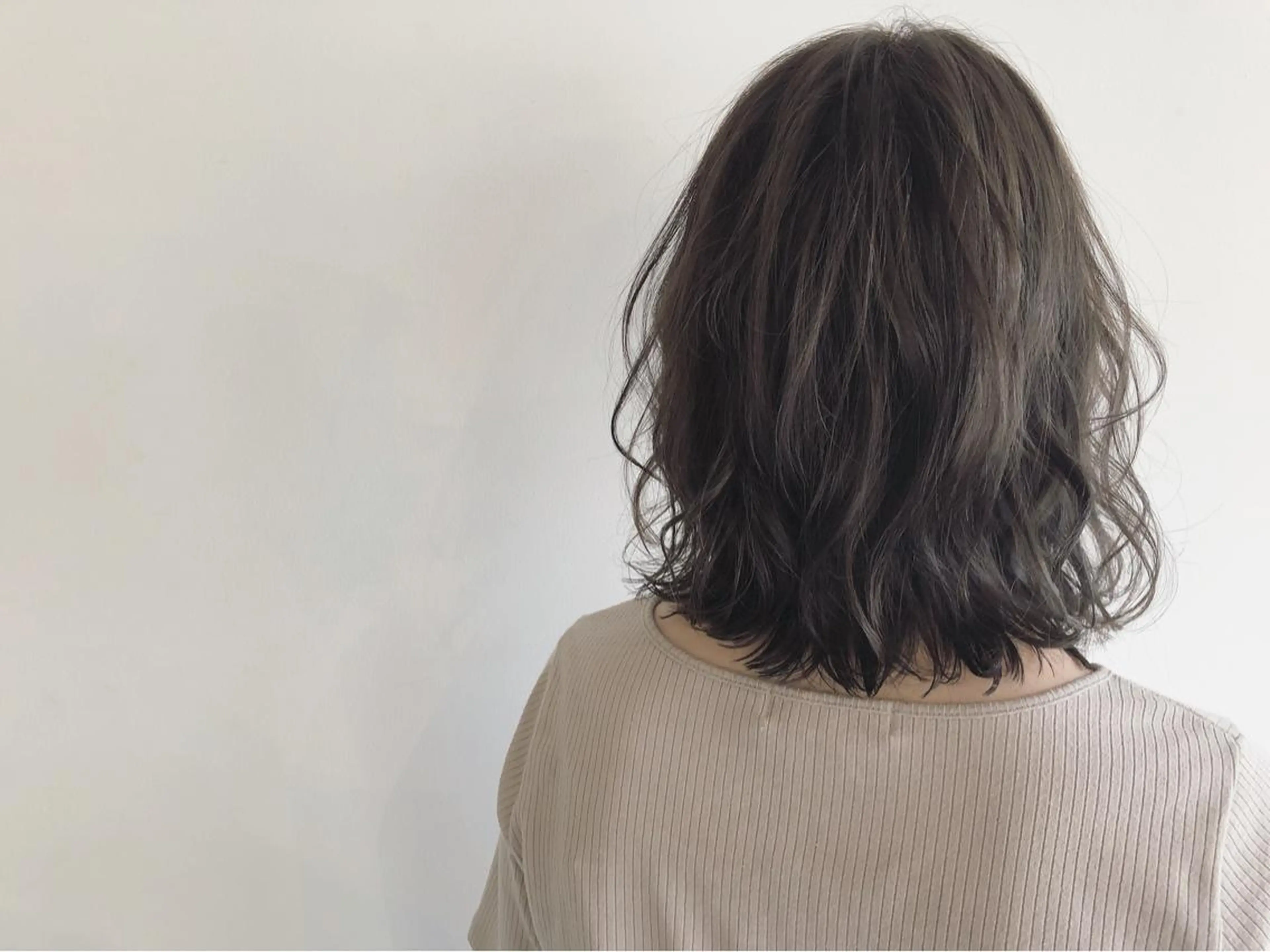 ミディアム カラー ぱつボブ/ ショート/YUKIのヘアスタイル