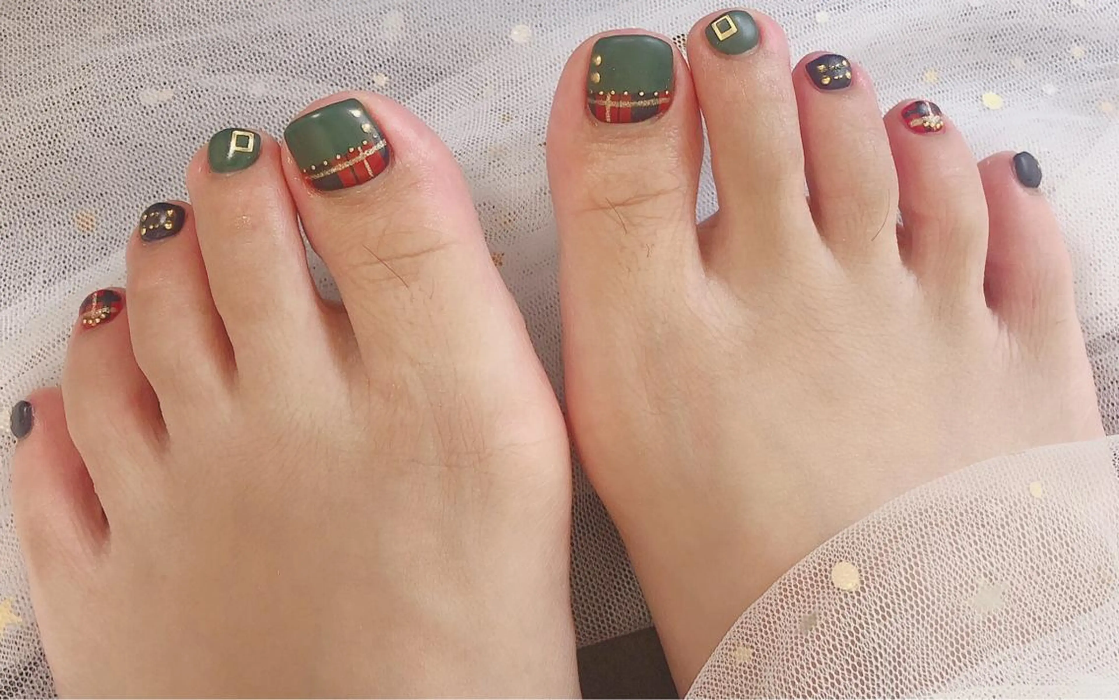 ネイル フットネイル MiKi Nai池袋 長さだし得意のネイルデザイン