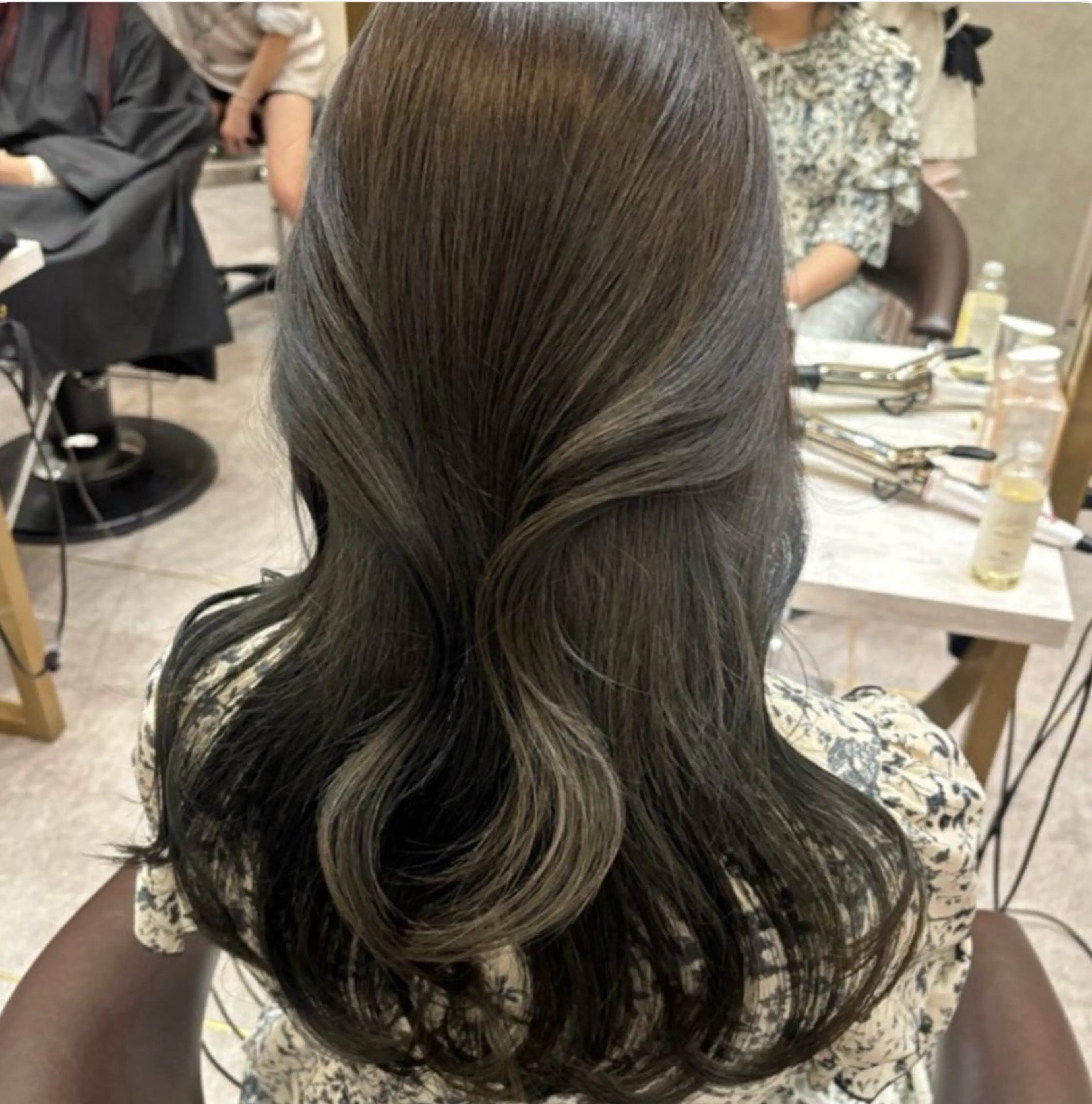 ロング アッシュ アッシュグレー アッシュグレージュ 韓国風ヘア ワンホンヘア 🎀透明感ブラウ ンshizuka🎀のヘアスタイル