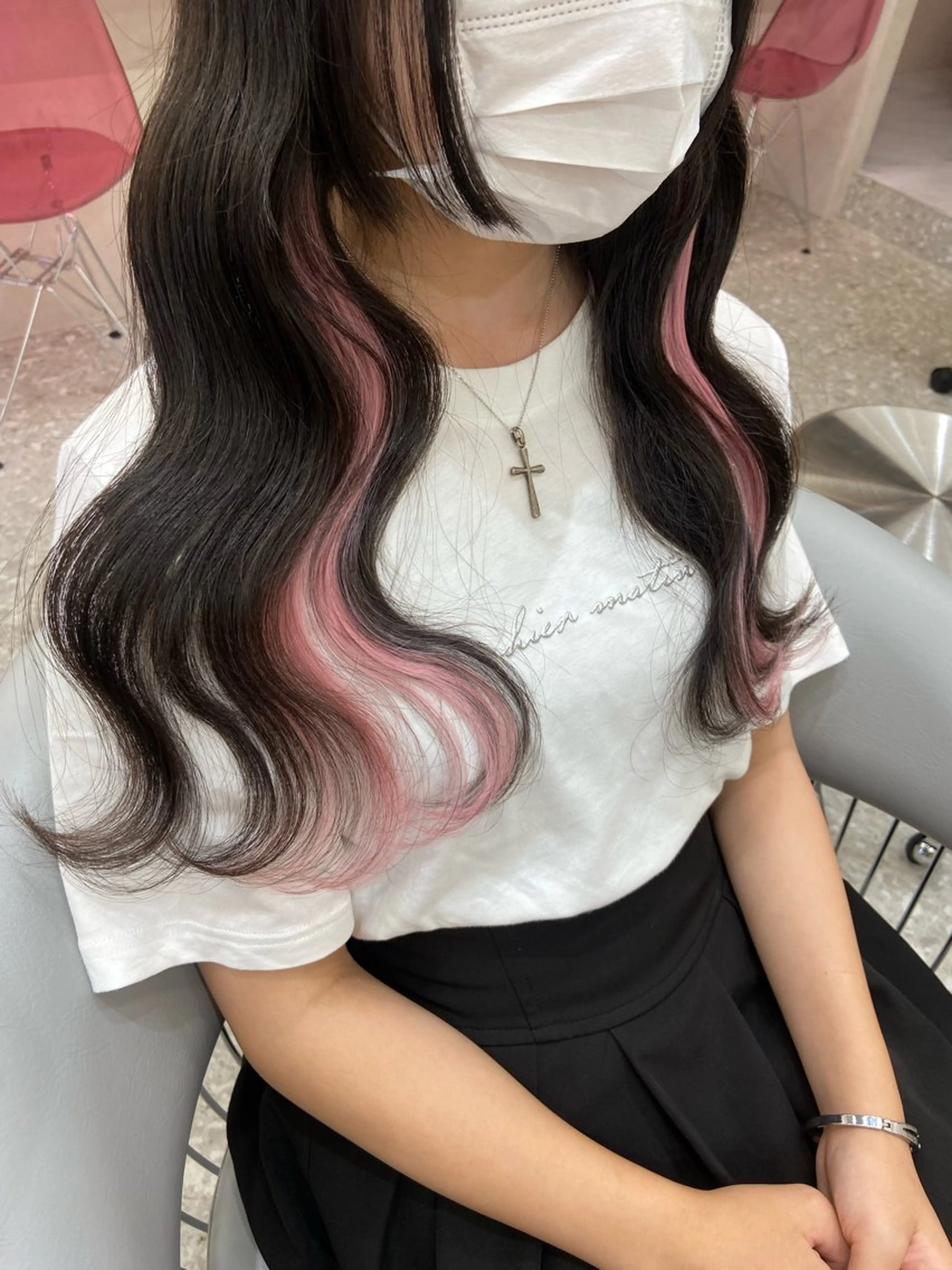 ロング カラー シールエクステ イヤリングカラー インナーカラー ピンクカラー エクステ ヘアカラー トリートメント エクステ 新宿/韓国ヘア 中明度カラー/かやのヘアスタイル