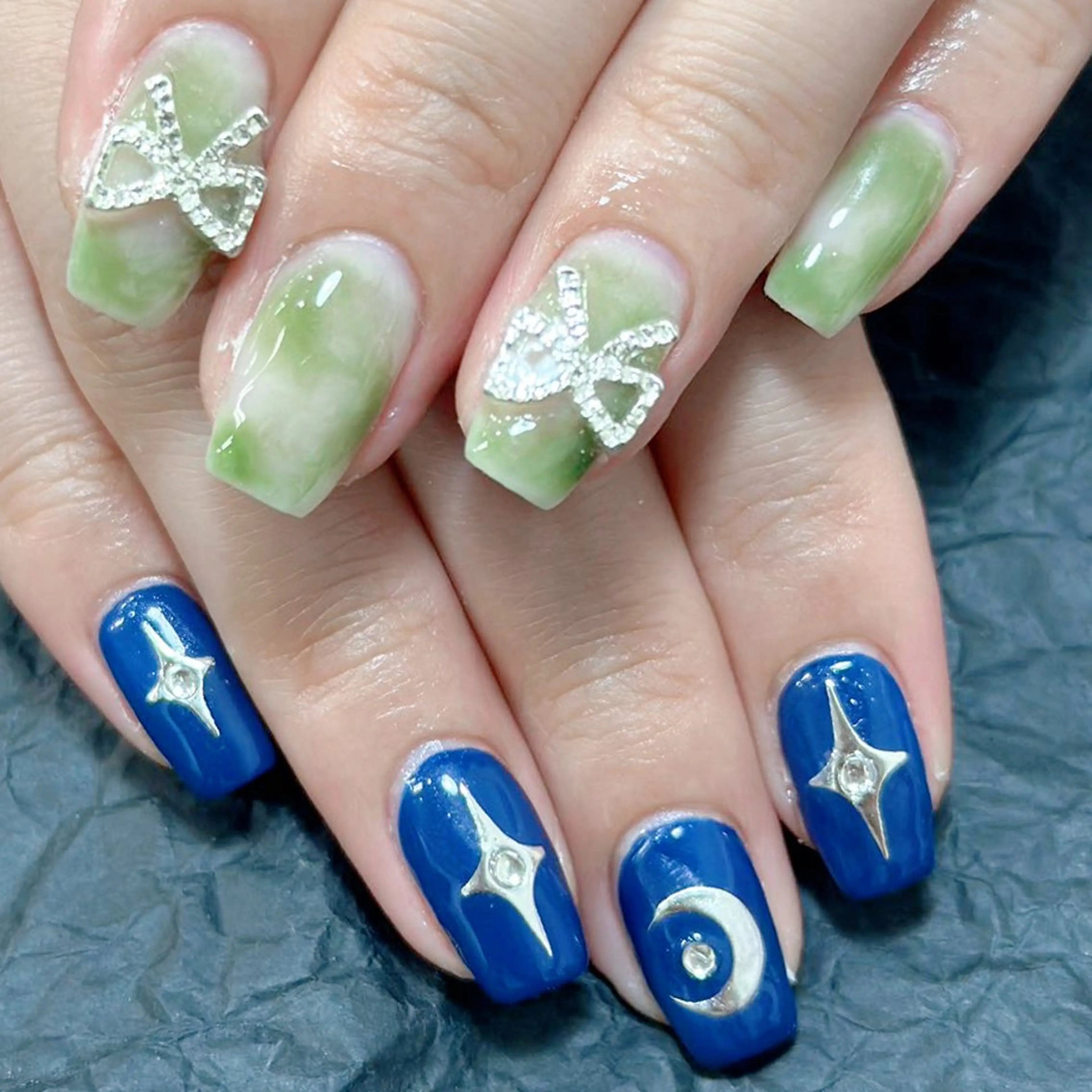 ネイル アートネイル オーロラネイル ガーリー キラキラネイル 韓国ネイル ハンドネイル DIAMOND Nail🥇のネイルデザイン