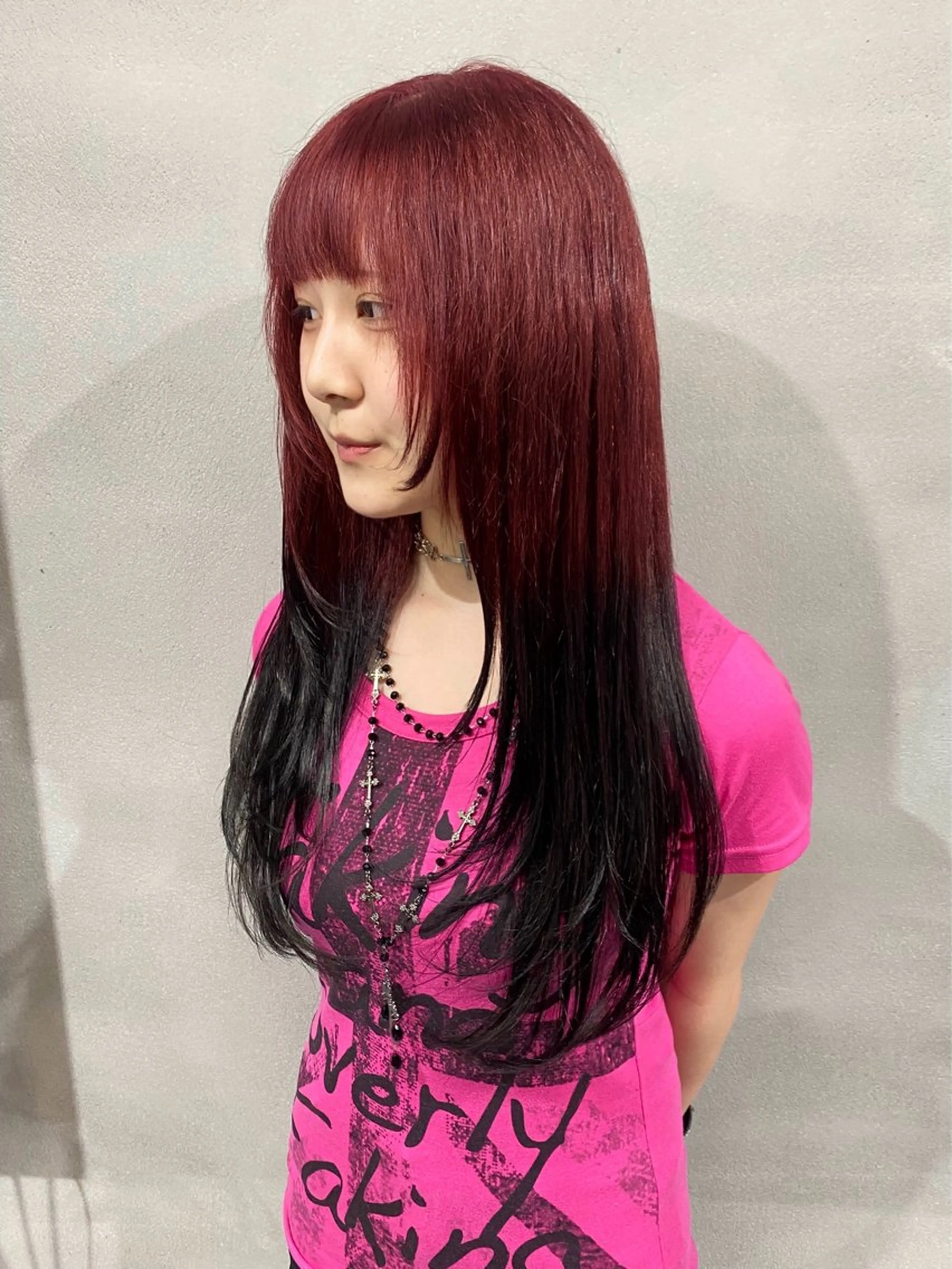 ロング カラー ロングレイヤー ブリーチ デザインカラー グラデーションカラー レッドカラー カット ヘアカラー トリートメント 柏 デザインカラー/ レイヤー🐣シオリのヘアスタイル