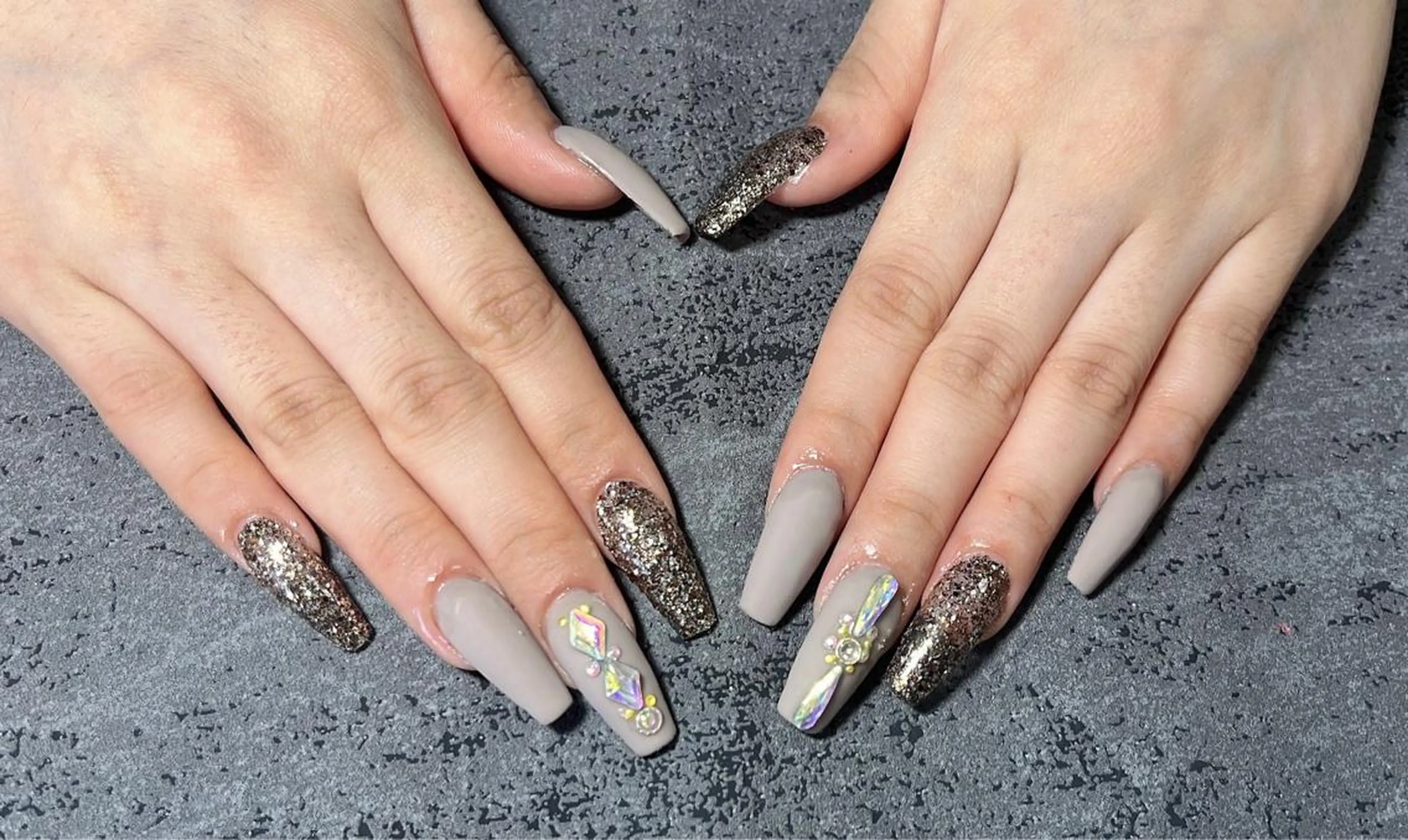 ネイル ラメ(グリッター) マットネイル Ruana Nailのネイルデザイン