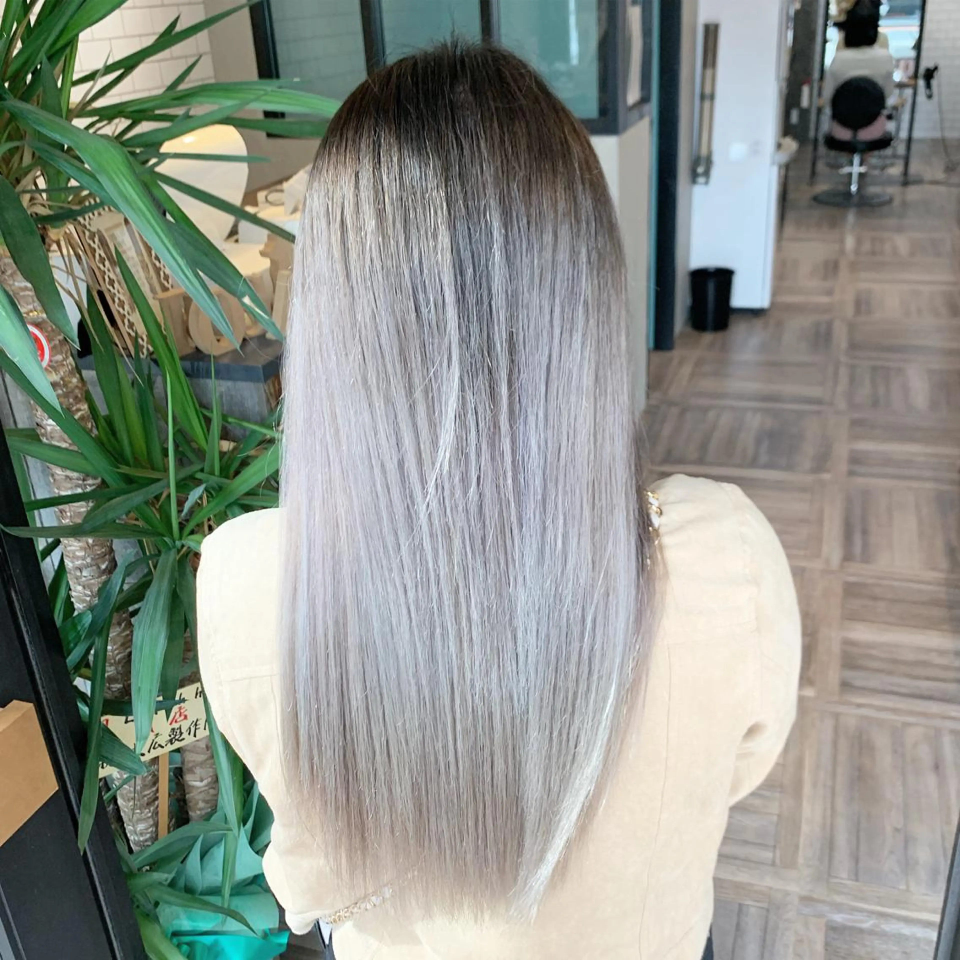 セミロング カラー ヘアアレンジ ブリーチ ANBEL所属・ANBEL代表 西尾裕樹のヘアスタイル