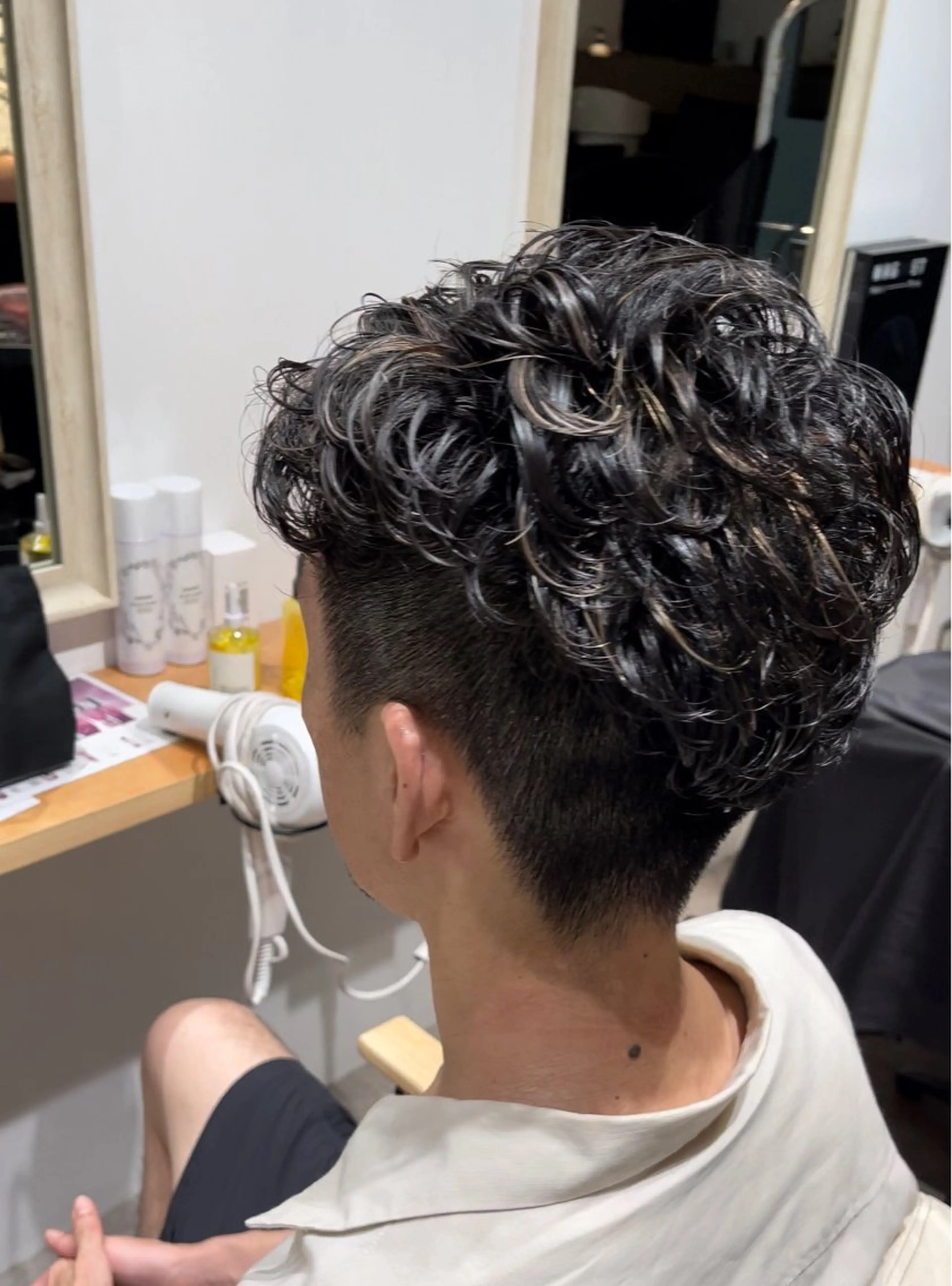 メンズ メンズハイライト ヘアカラー ano @anomukuiのヘアスタイル