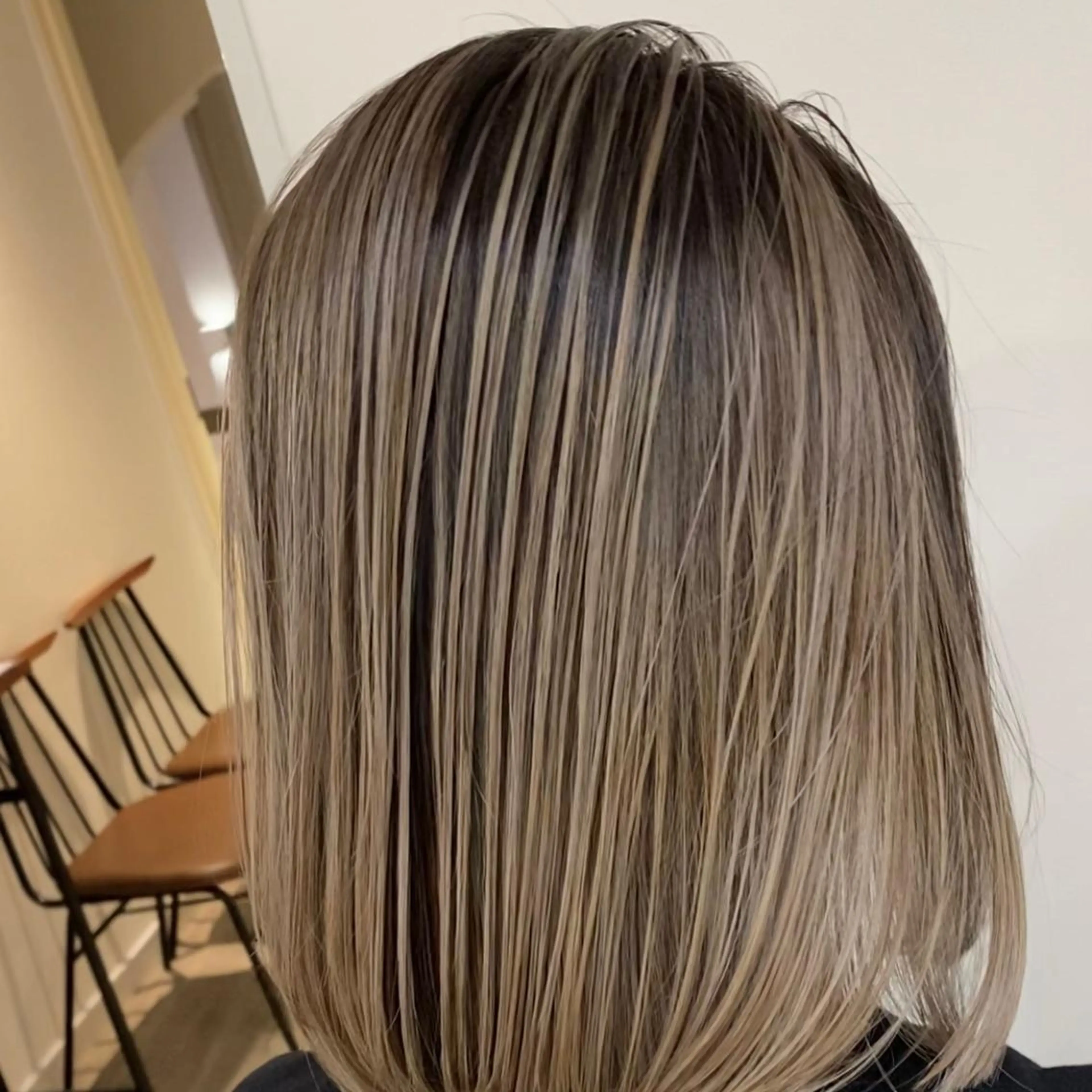 ミディアム カラー AMI Hair  supply所属・髪質改善カラー 韓国風レイヤーのヘアスタイル