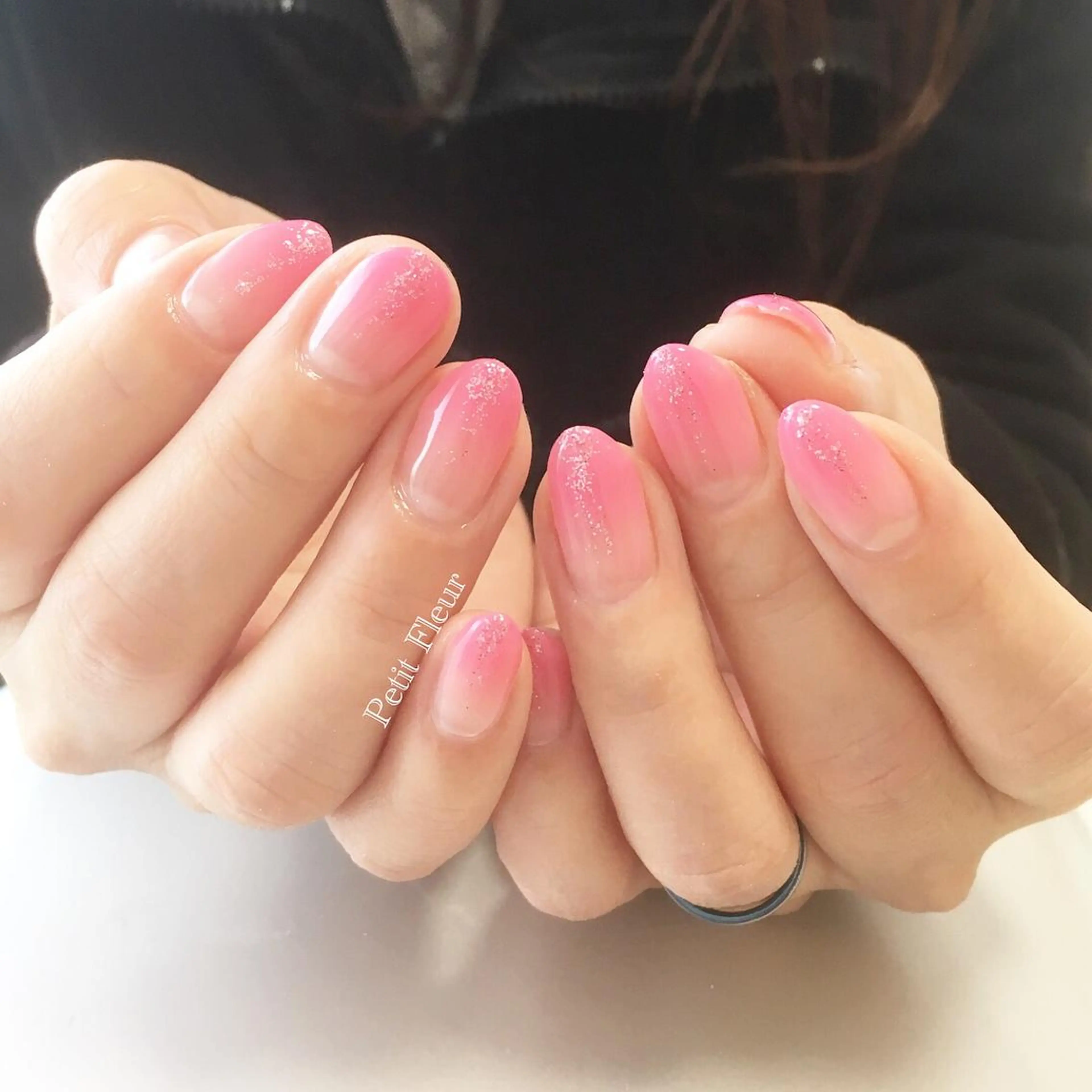 ネイル グラデーション ラメ(グリッター) ハンドネイル Petit Fleur所属・青柳 亜梨奈のマツエク・マツパデザイン