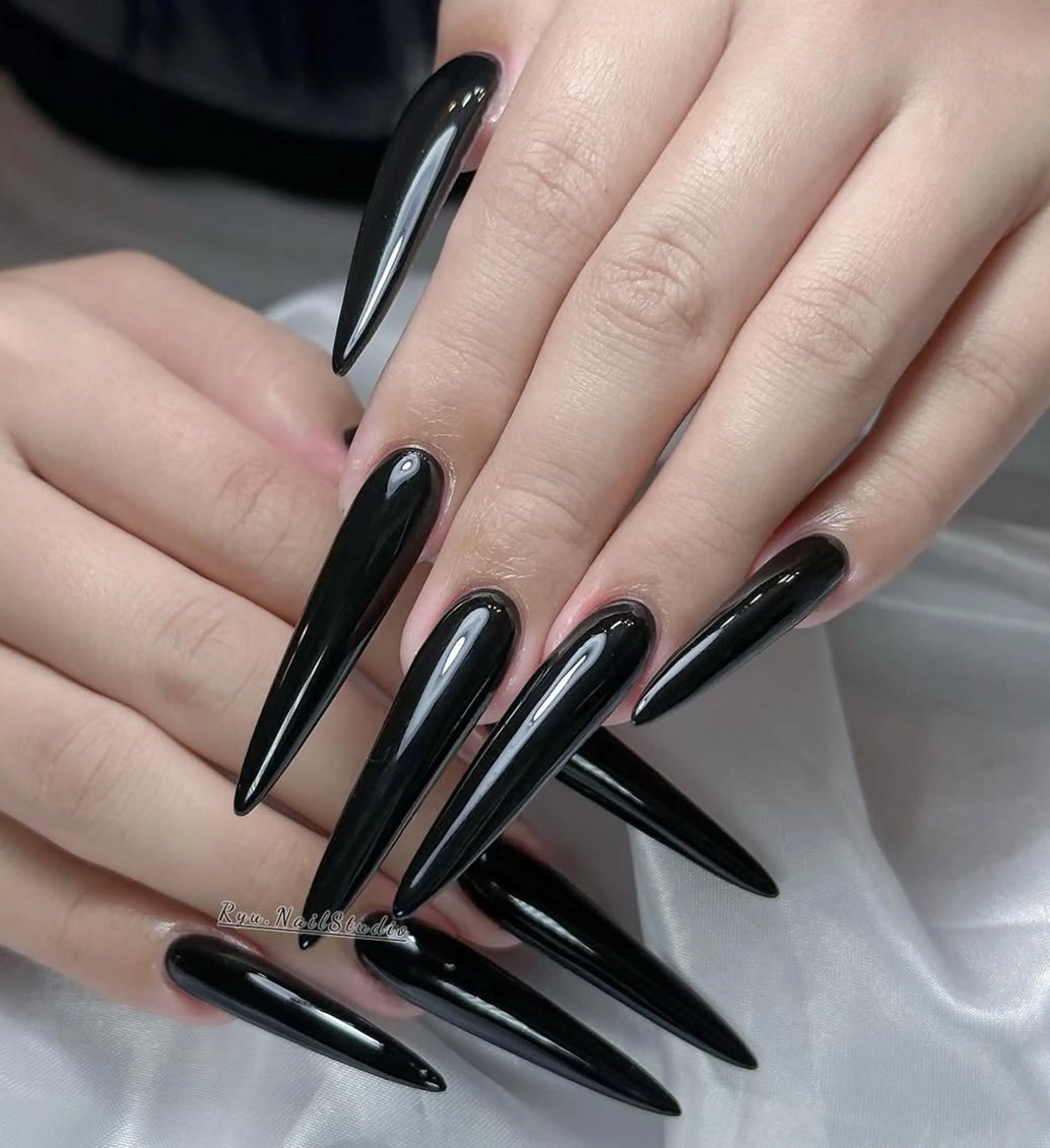 ネイル アートネイル フラワーネイル フレンチネイル ジェルネイル グラデーション ハンドネイル Ryunail所属・Ryu Nail NekoChanのネイルデザイン